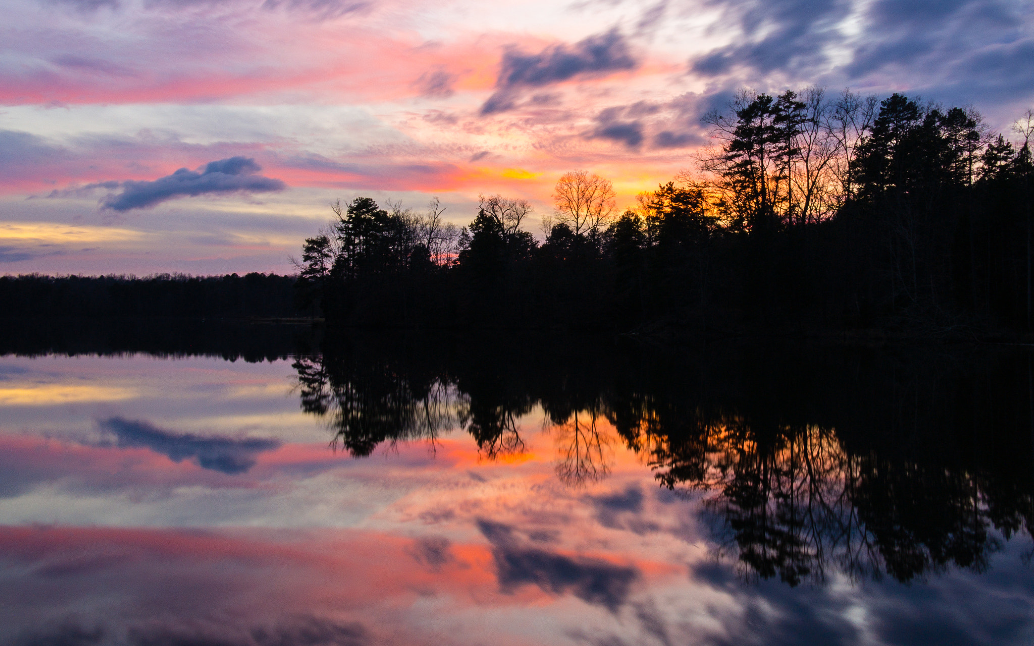 Samsung NX30 + Samsung NX 18-200mm F3.5-6.3 ED OIS sample photo. Lake johnson sunset photography