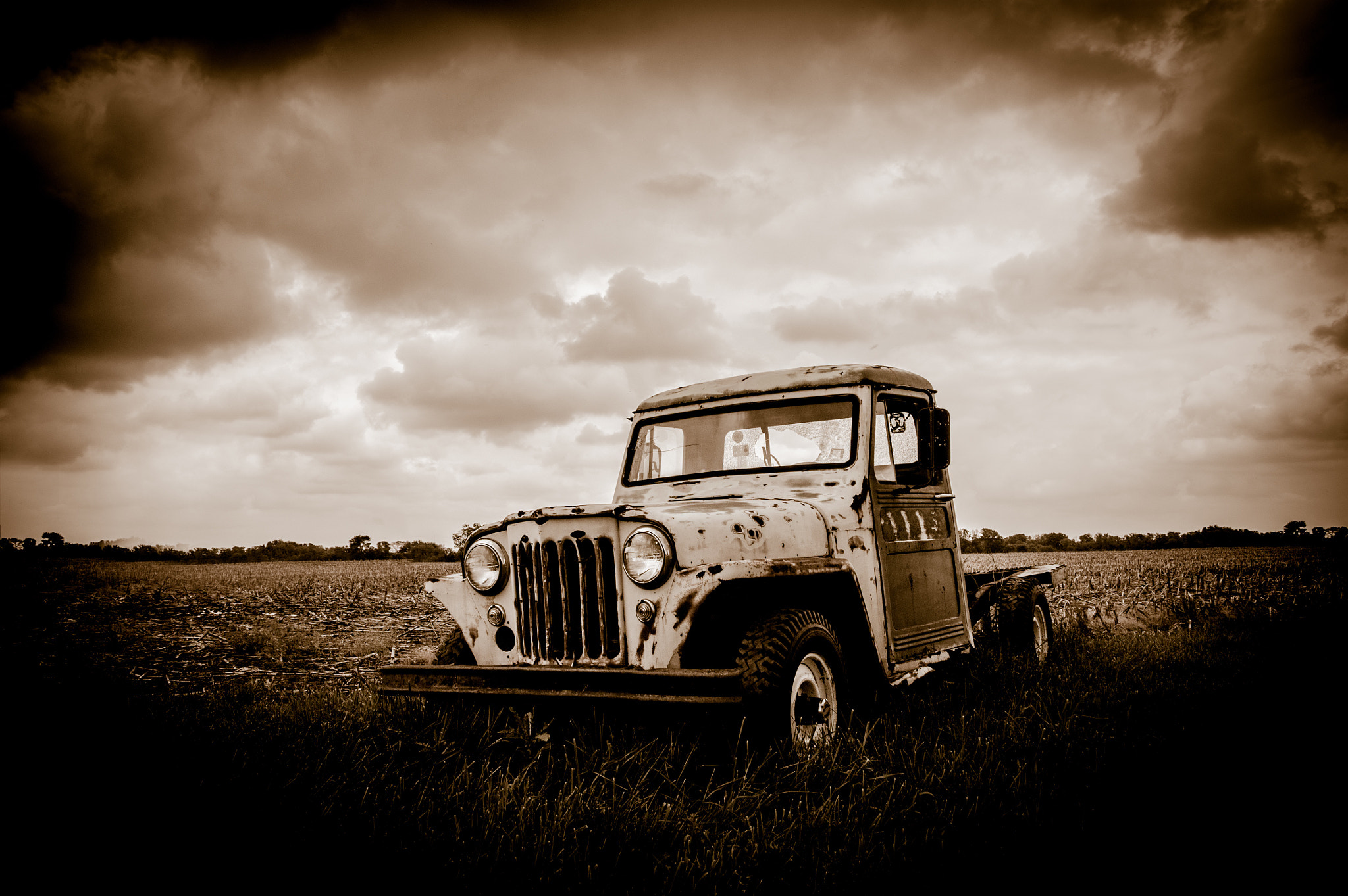 Sony DT 18-250mm F3.5-6.3 sample photo. Old truck photography