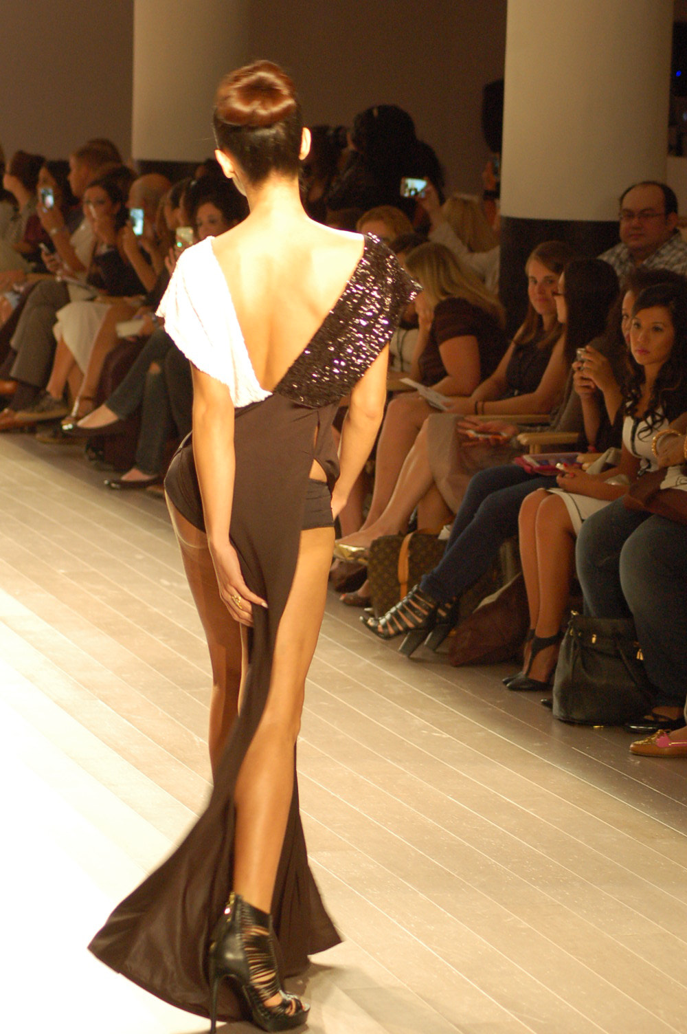 Nikon AF Nikkor 70-300mm F4-5.6G sample photo. Fashion model, new york fashion week photography