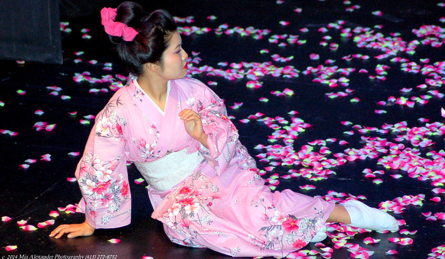 Nikon AF Nikkor 70-300mm F4-5.6G sample photo. Japanese dancer photography