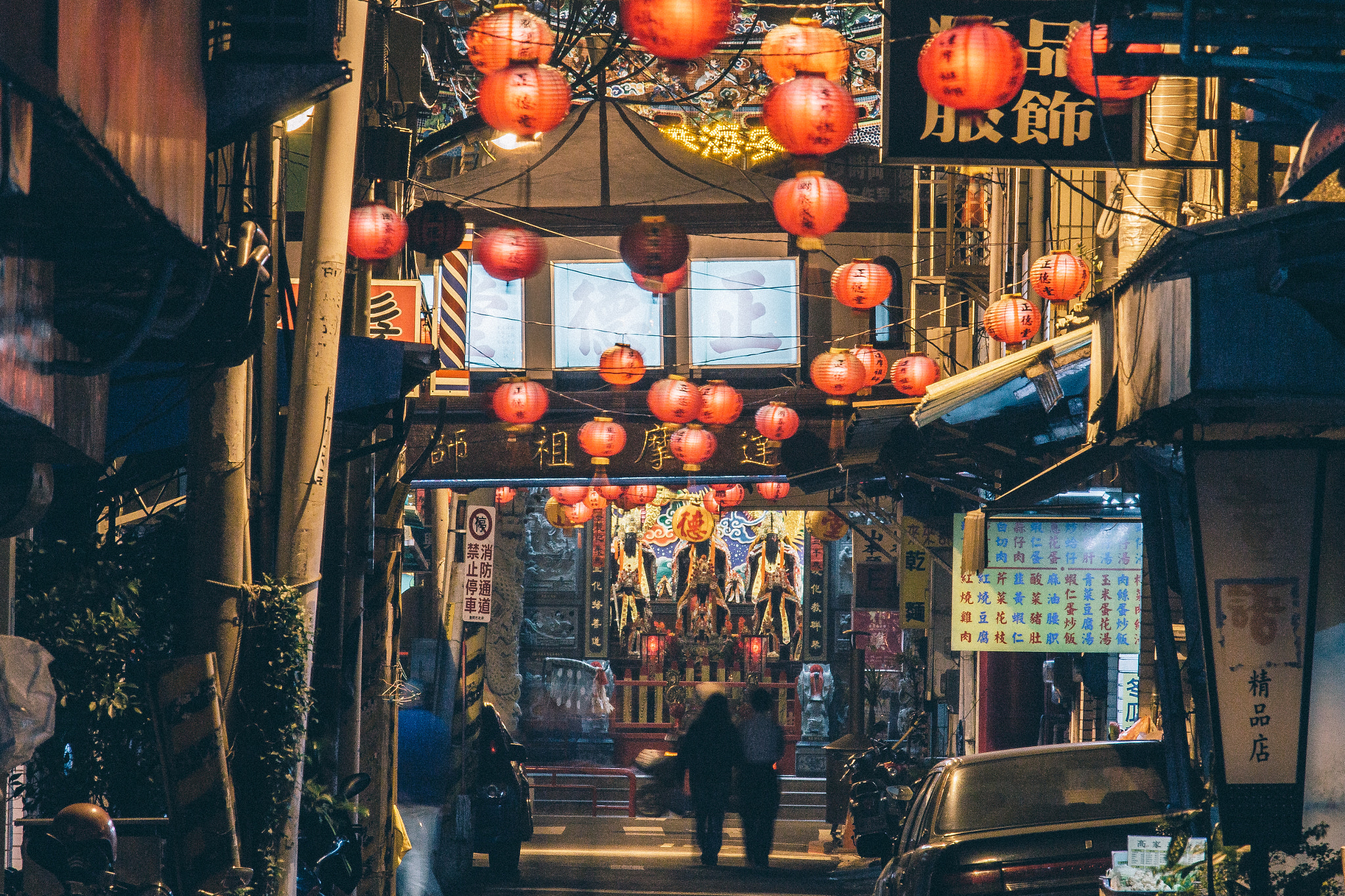 Canon EOS 100D (EOS Rebel SL1 / EOS Kiss X7) sample photo. Tainan temple photography