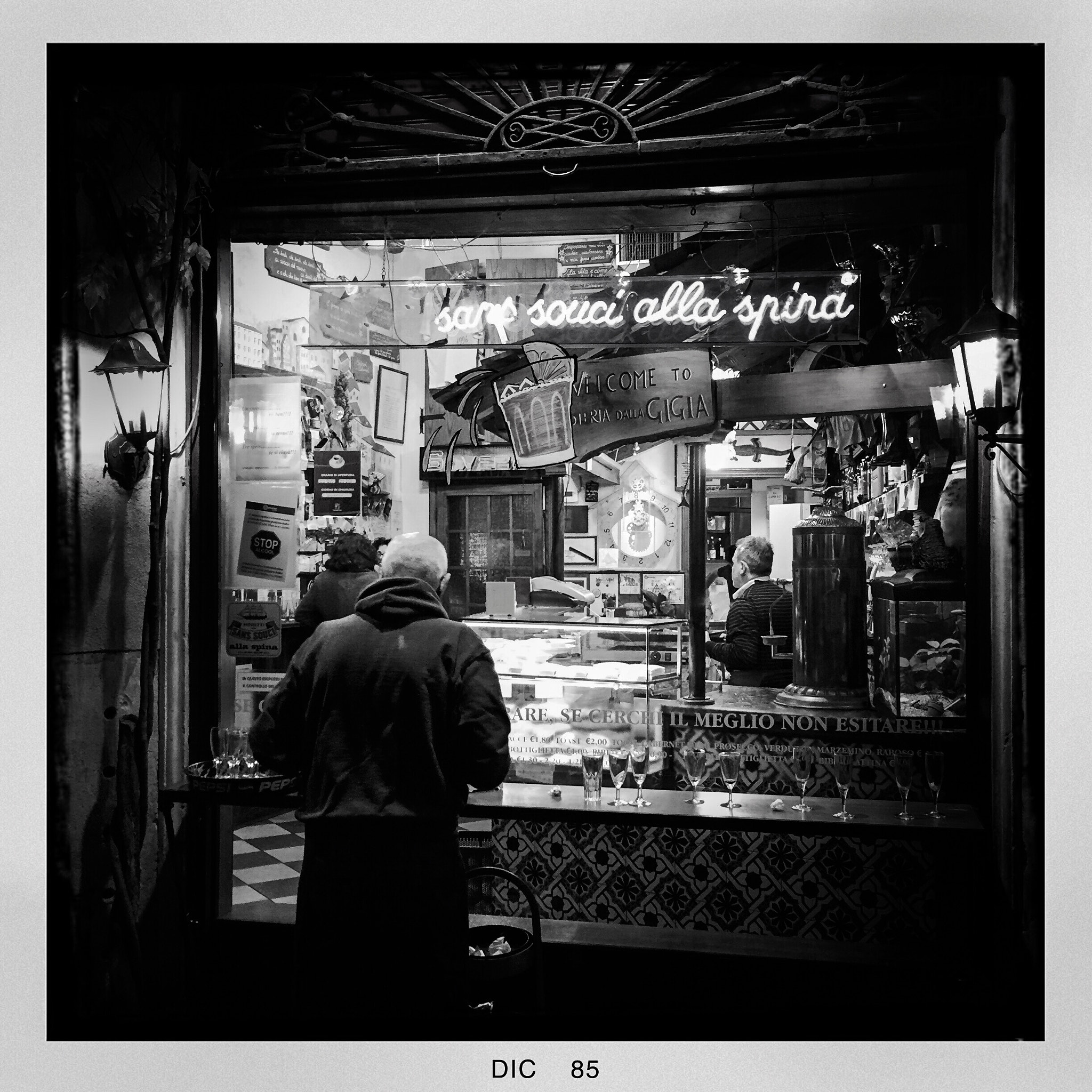 Hipstamatic 304 sample photo. Treviso, osteria del centro photography