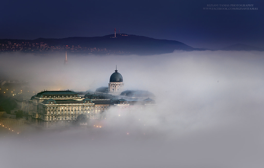 Castle in the fog by Rizsavi Tamás on 500px.com