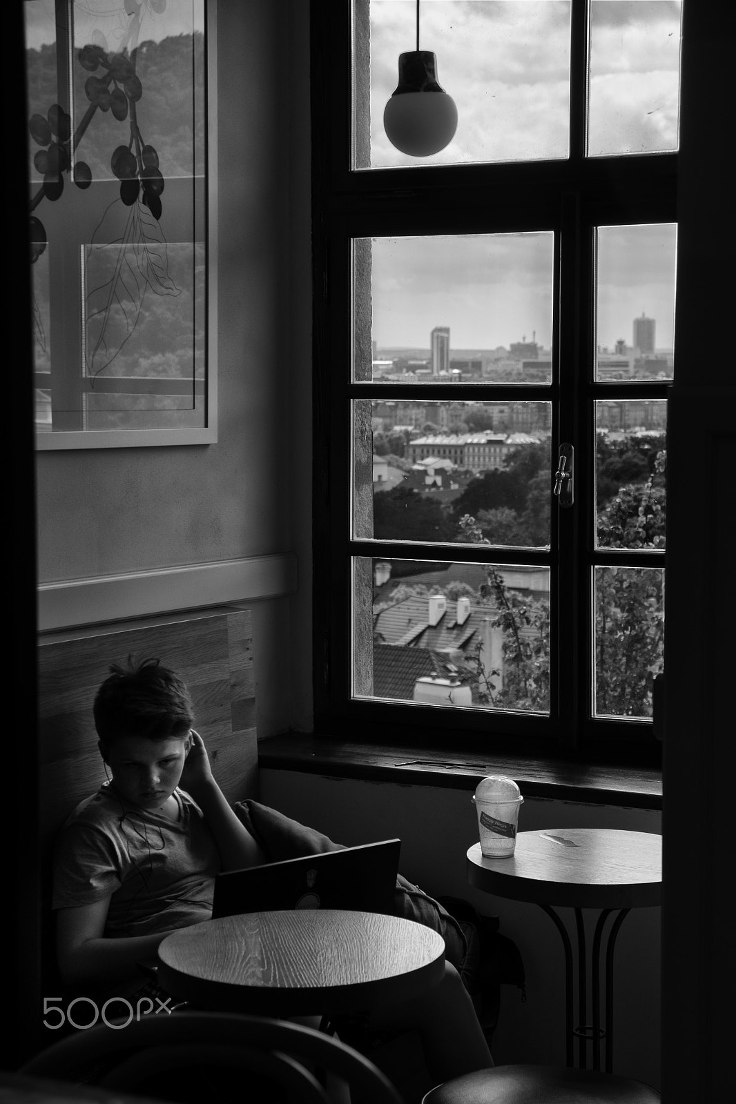 Sigma 17-70mm F2.8-4 DC Macro OS HSM | C sample photo. Beyond the window photography