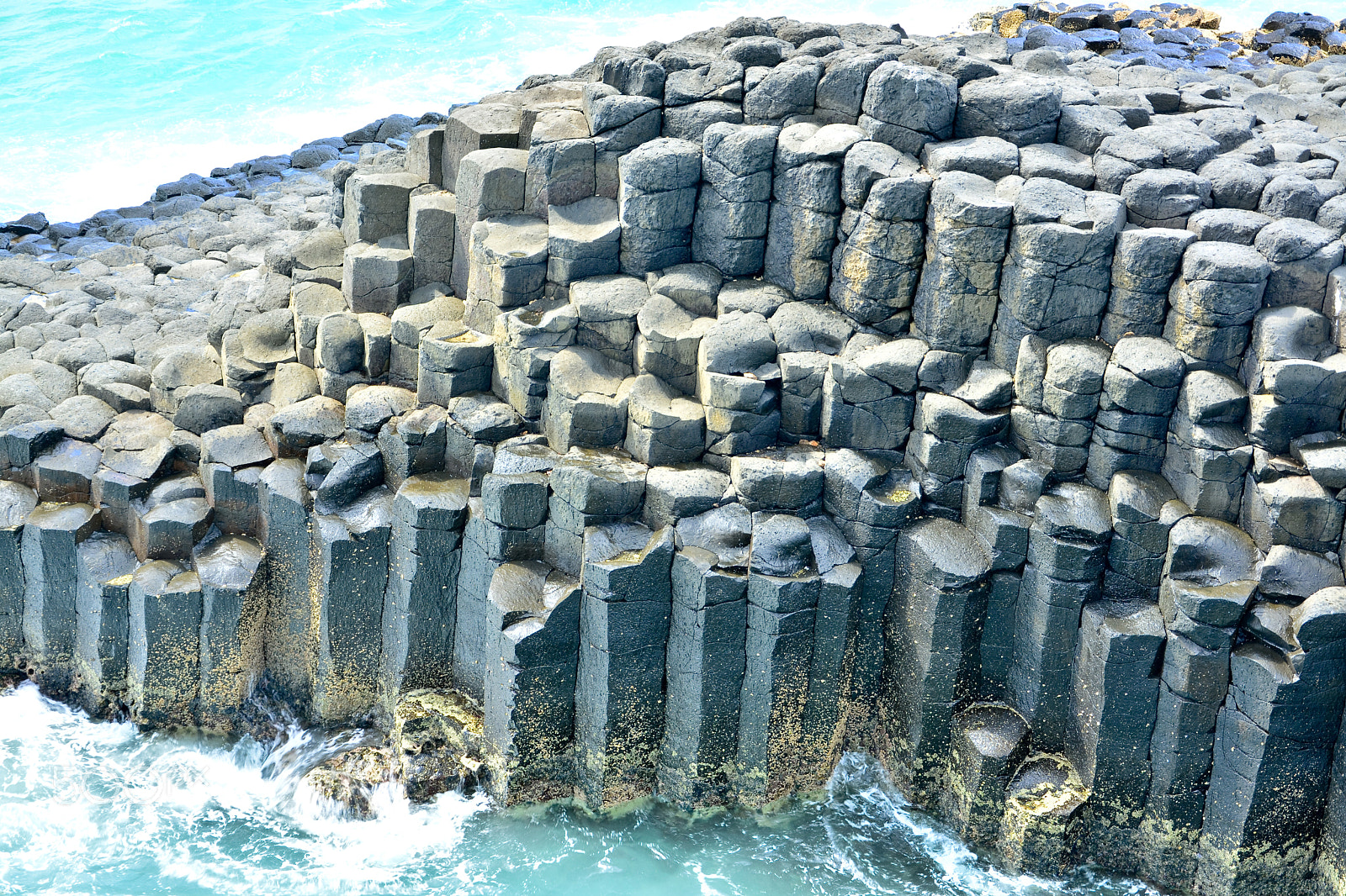 AF Zoom-Nikkor 28-80mm f/3.3-5.6G sample photo. Strange island in pacific ocean photography