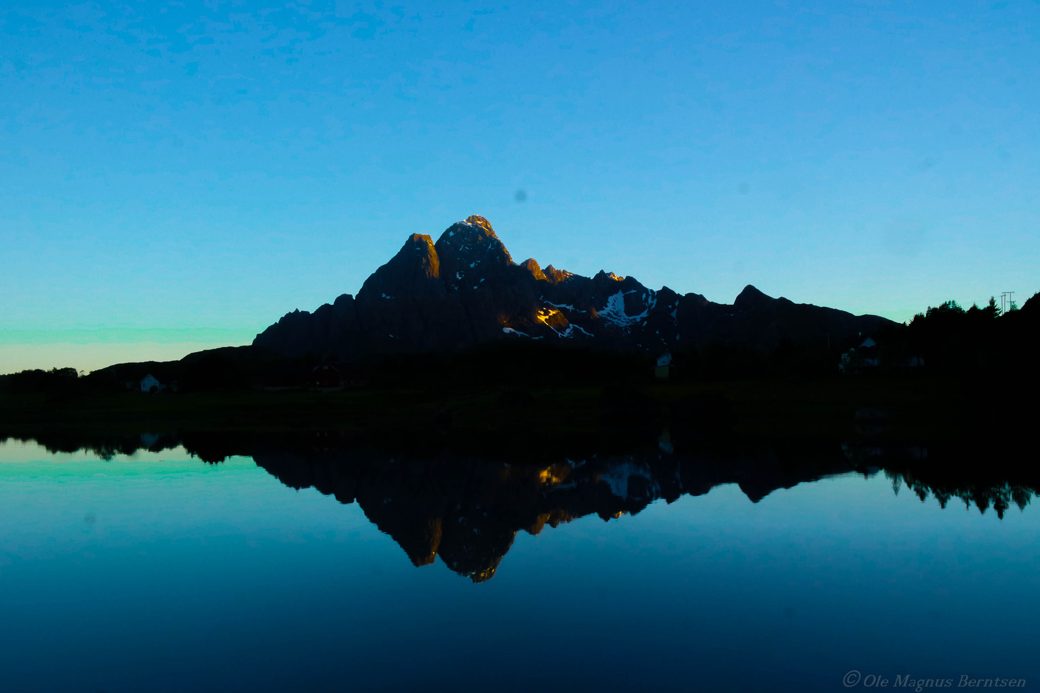 Samsung NX3000 + NX 18-55mm F3.5-5.6 sample photo. Sunset in a mirror photography