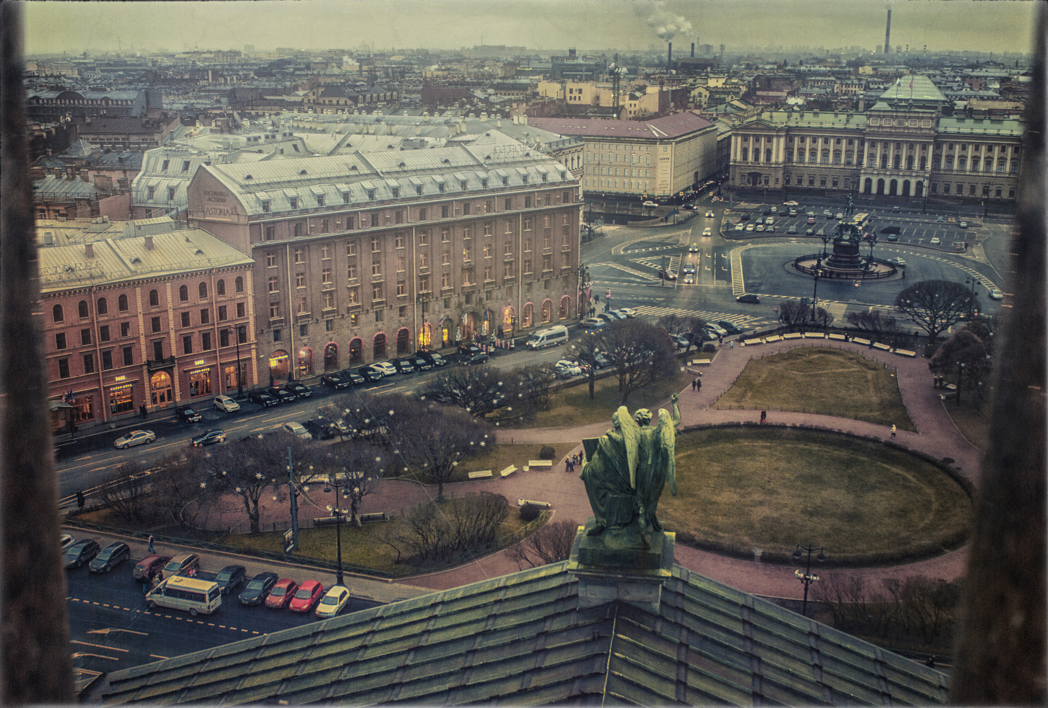 Nikon D80 + Sigma 24-70mm F2.8 EX DG Macro sample photo. Christmas at saint-petersburg photography
