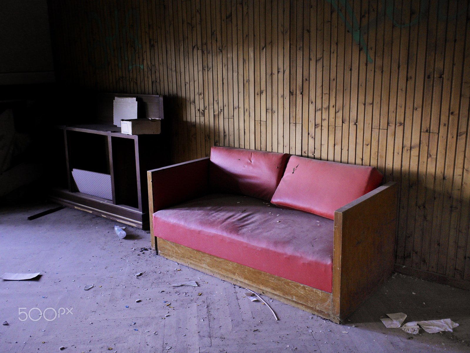 Panasonic Lumix DMC-GH3 + Olympus M.Zuiko Digital 17mm F1.8 sample photo. Abandoned summer school for children photography