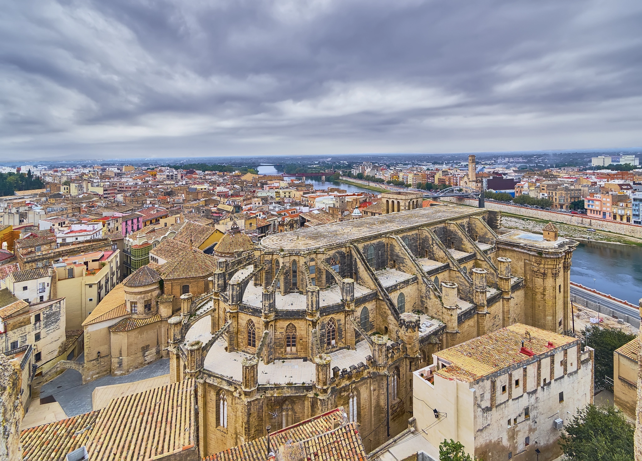 Fujifilm X-T1 + Tokina AT-X Pro 11-16mm F2.8 DX II sample photo. Catedral de santa maría de tortosa photography