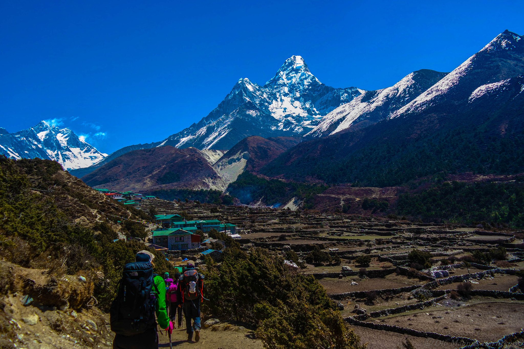 Samsung NX3000 + NX 18-55mm F3.5-5.6 sample photo. Trekking in everest region, with ama dablam photography