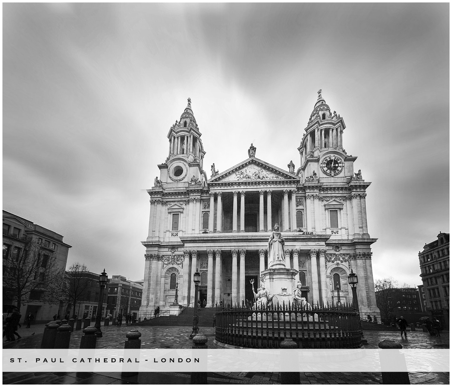 Sigma 12-24mm F4.5-5.6 EX DG Aspherical HSM sample photo. St paul cathedral - front view photography