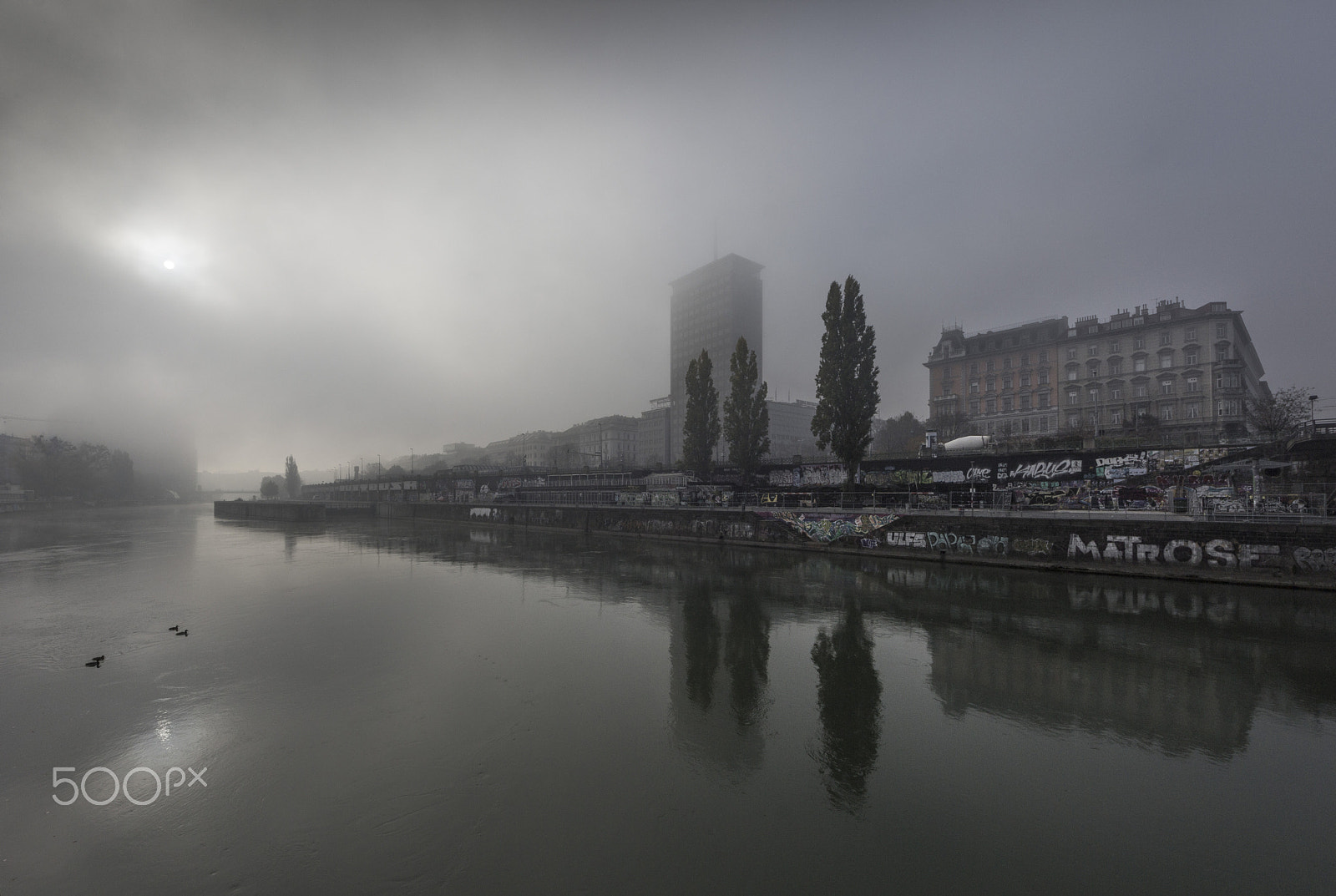 Sigma 8-16mm F4.5-5.6 DC HSM sample photo. Foggy dawn in vienna photography