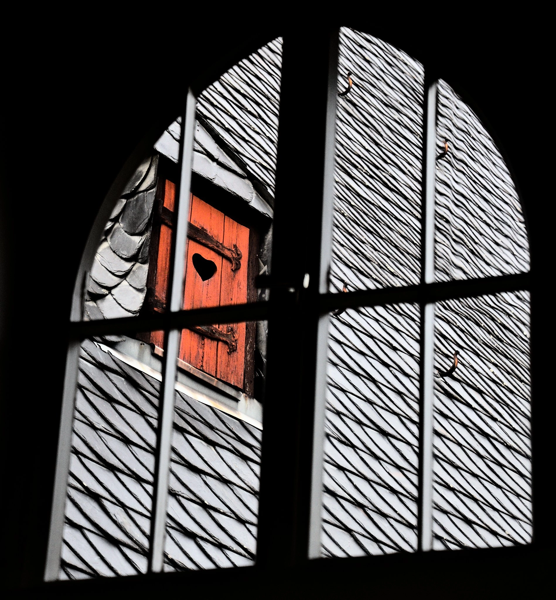Canon EF-S 18-135mm F3.5-5.6 IS STM sample photo. Fenster ii photography