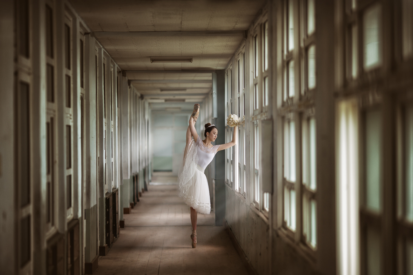 Canon EOS-1Ds Mark II + Canon EF 135mm F2L USM sample photo. Ballerina photography