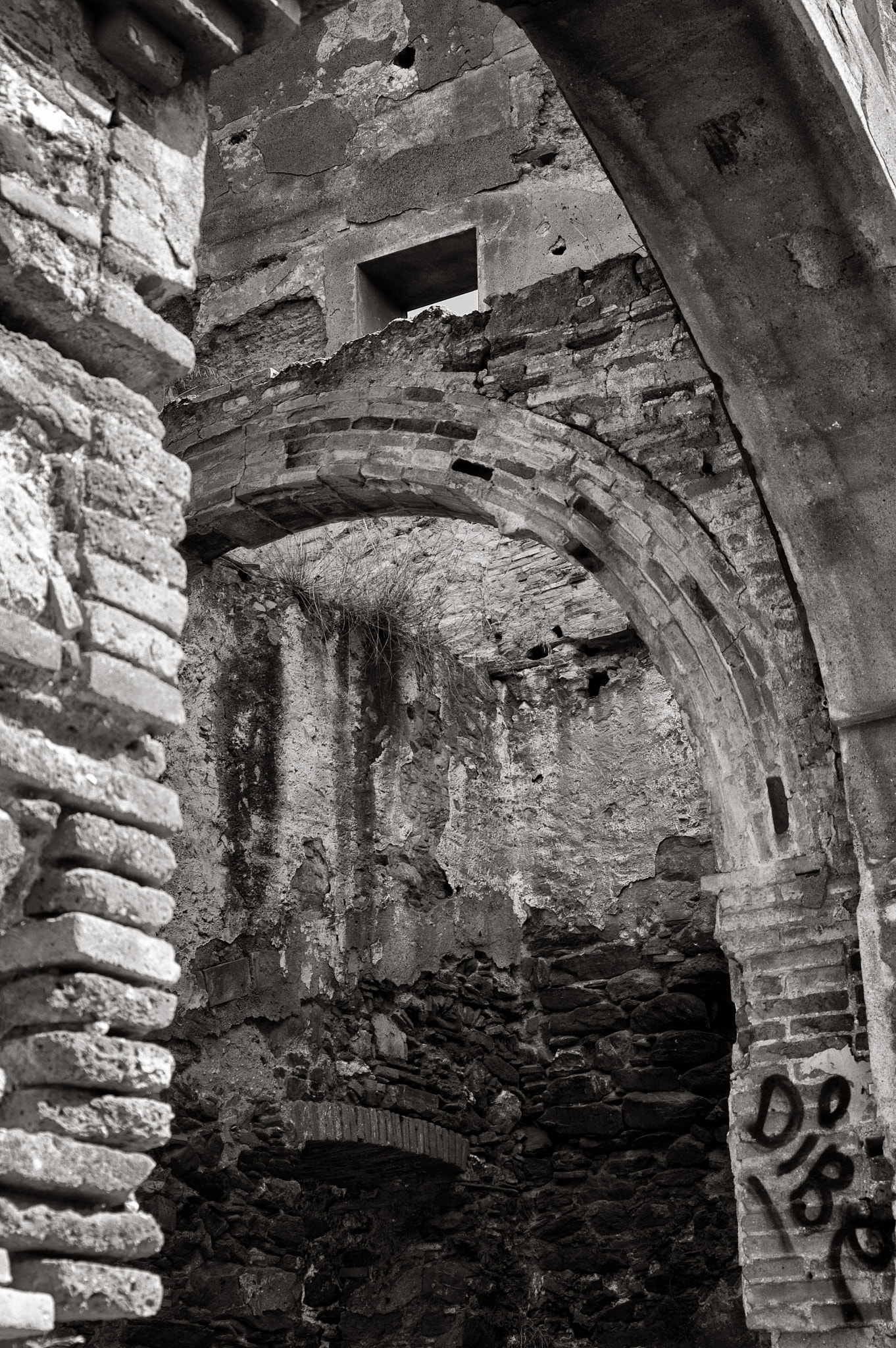 AF Zoom-Nikkor 35-80mm f/4-5.6D sample photo. Torresalvana, cataluña, españa photography