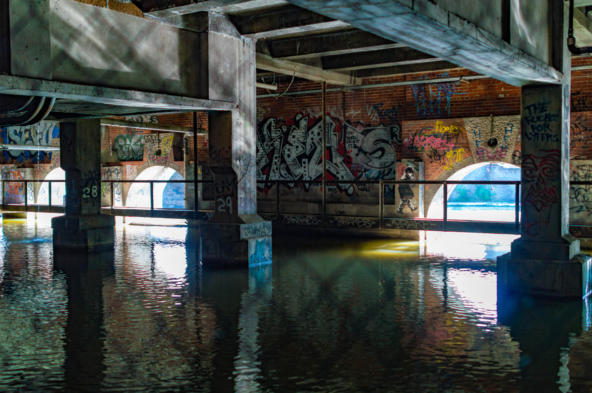 Nikon D3200 + Nikon AF-S Nikkor 24mm F1.4G ED sample photo. Abandoned subway photography