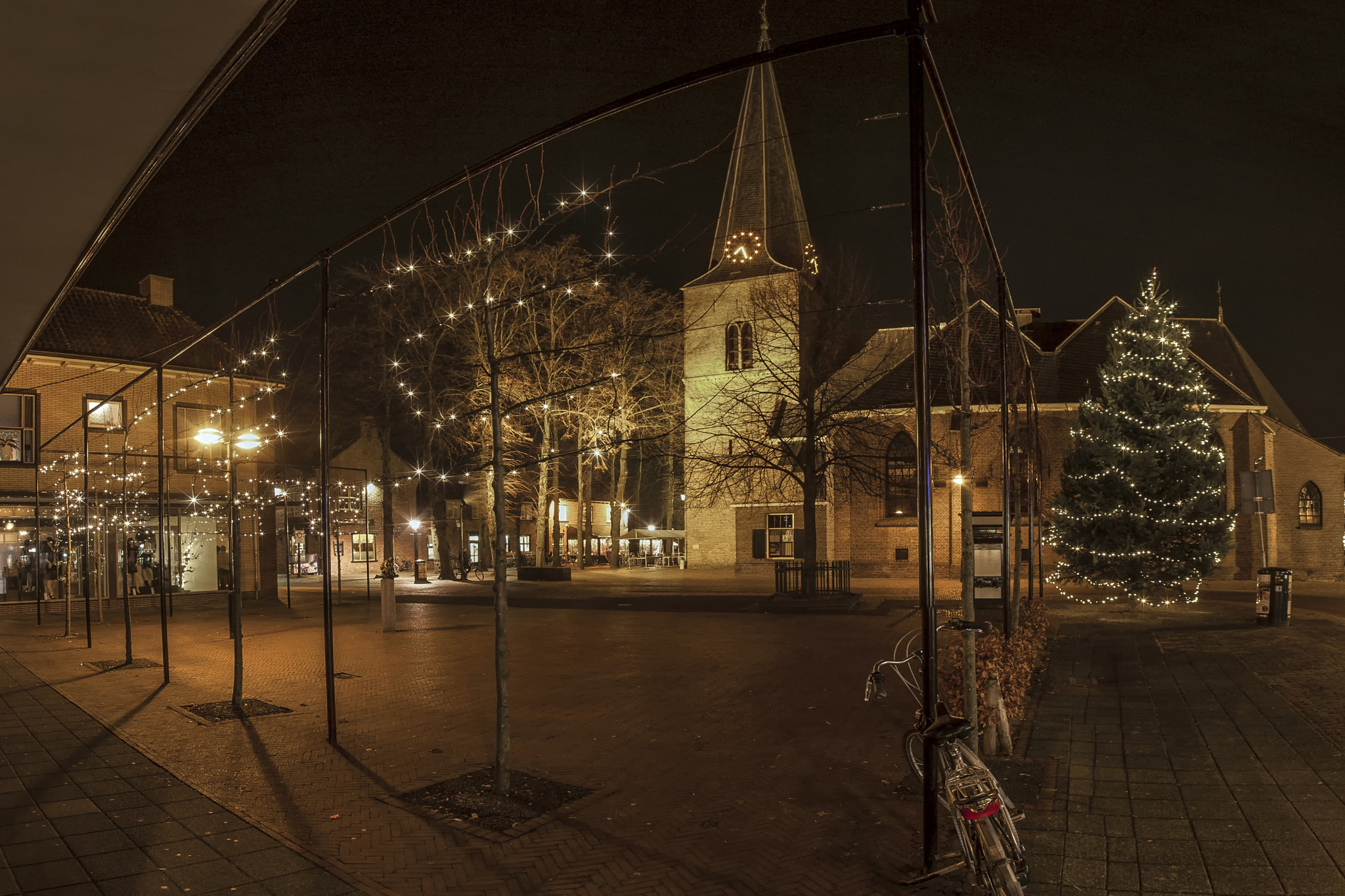 Sigma 17-35mm f/2.8-4 EX DG Aspherical HSM sample photo. De kerstsfeer in het centrum van putten photography