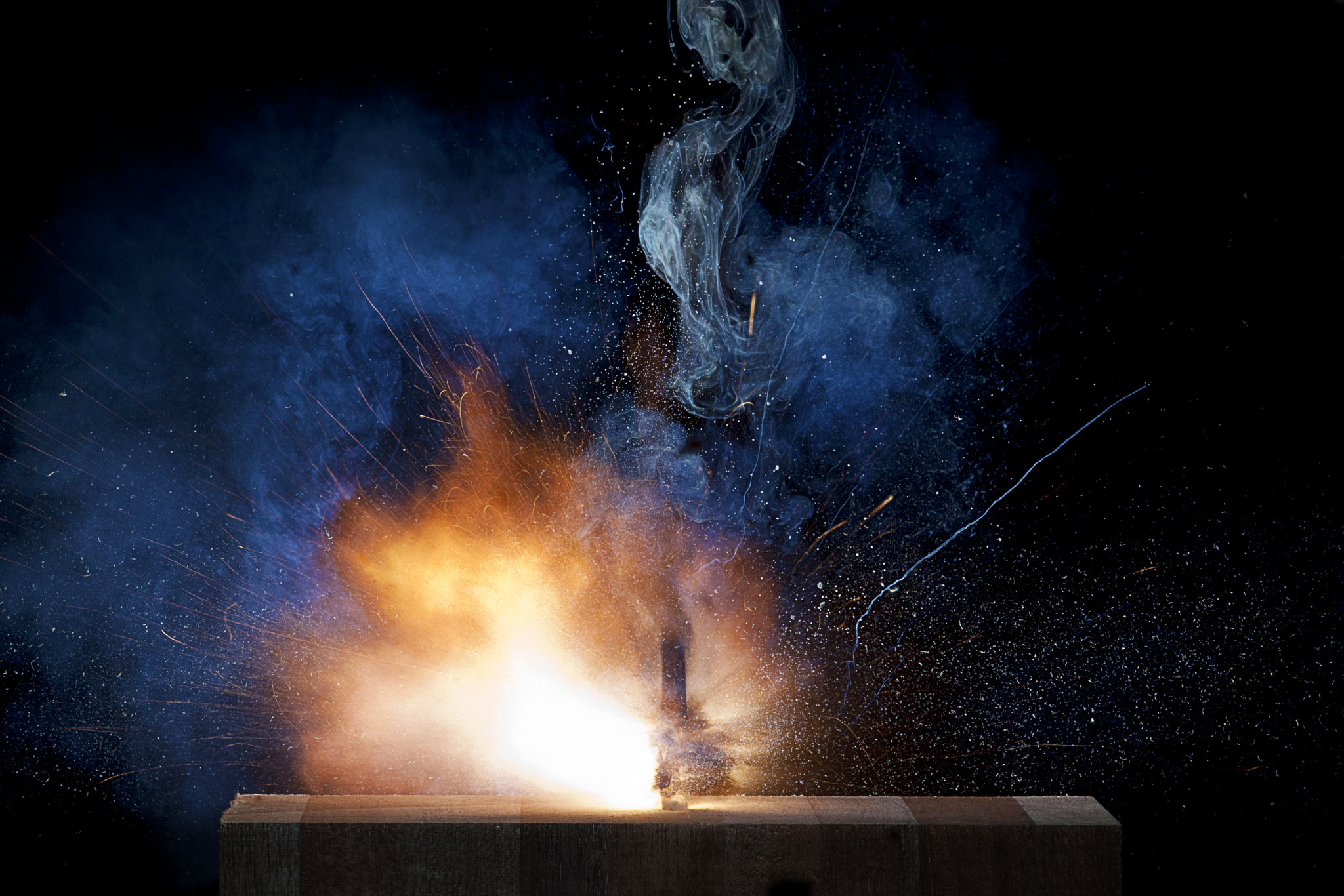 Canon EF 100mm F2.8 Macro USM sample photo. The explosion of business idea photography