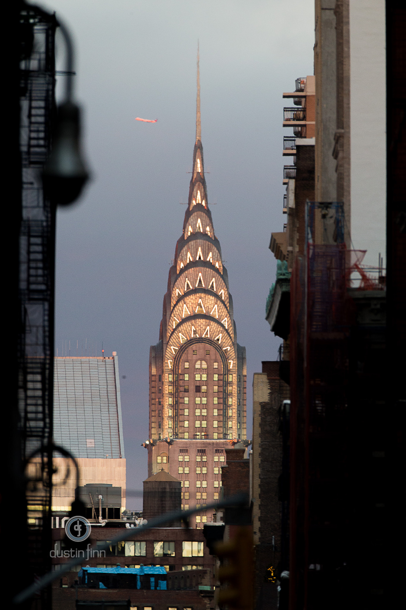 Canon EF 600mm F4L IS USM sample photo. Chrysler building in evening light photography