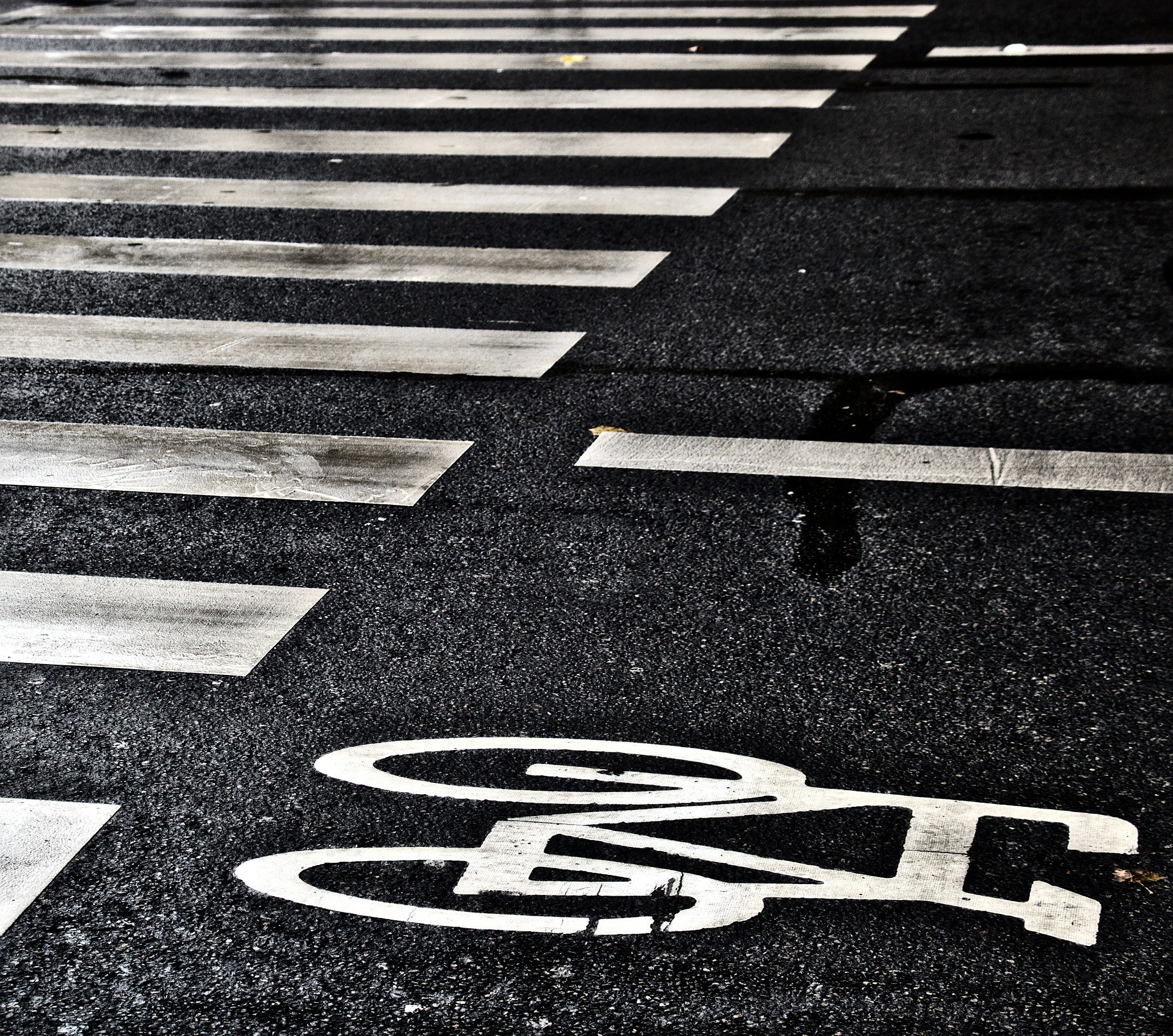 Canon EF-S 18-135mm F3.5-5.6 IS STM sample photo. Une rue de paris photography