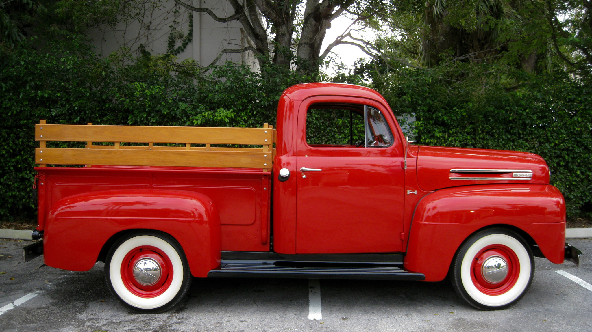 Canon POWERSHOT SD950 IS sample photo. 1949 ford f-150 pick up truck restored to perfection photography