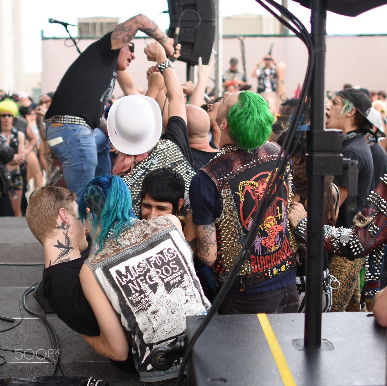 Nikon D7200 + Nikon AF-S Nikkor 24mm F1.4G ED sample photo. Punkrock bowling vegas photography