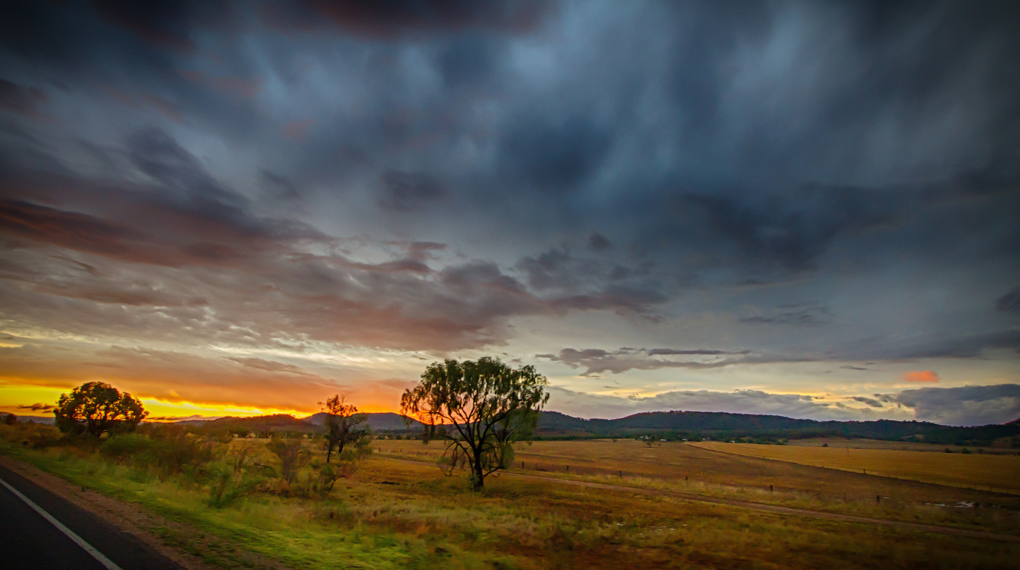 Canon EF-S 10-22mm F3.5-4.5 USM sample photo. Stormy sunset photography