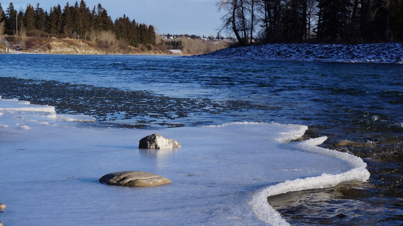 Sony Alpha NEX-3N + Sony E 50mm F1.8 OSS sample photo. The river photography