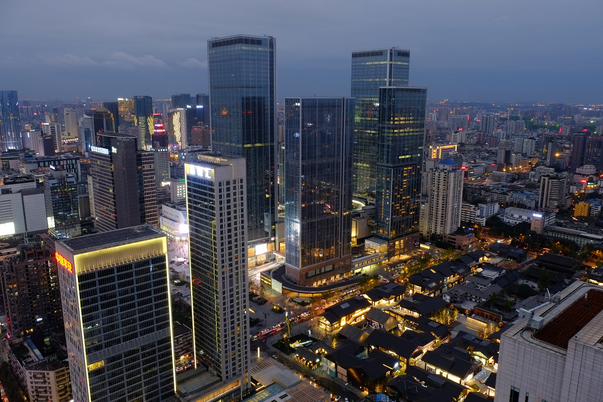 Fujifilm X-Pro1 + Fujifilm XF 18-135mm F3.5-5.6 R LM OIS WR sample photo. Chengdu international finance square photography