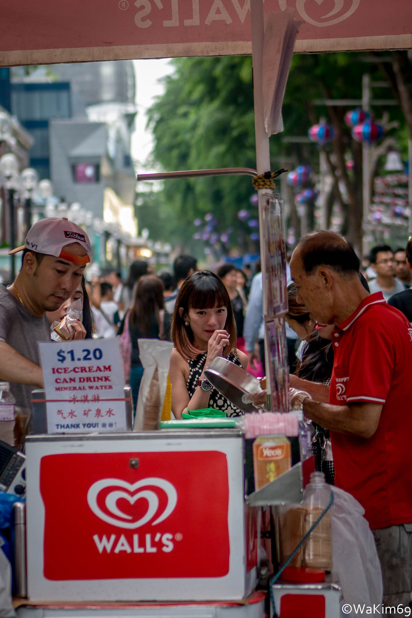 Panasonic Lumix G 42.5mm F1.7 ASPH Power OIS sample photo. Craving for ice cream... photography
