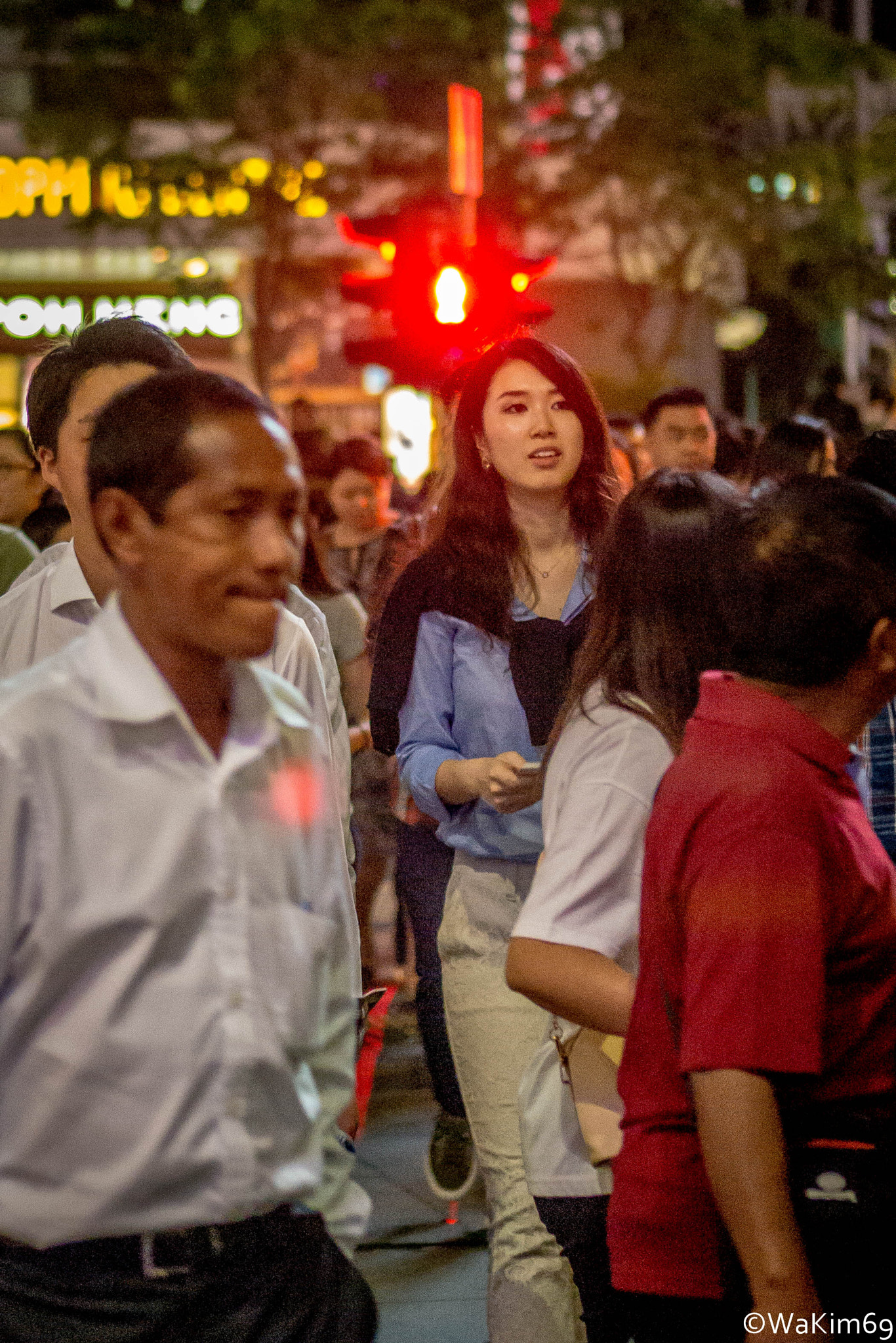 Panasonic Lumix G 42.5mm F1.7 ASPH Power OIS sample photo. Picking a face amongst the crowd... photography