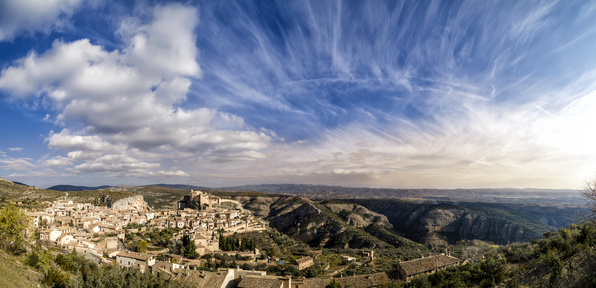 Nikon D7000 + Sigma 18-50mm F2.8 EX DC sample photo. Jirones sobre alquezar. photography