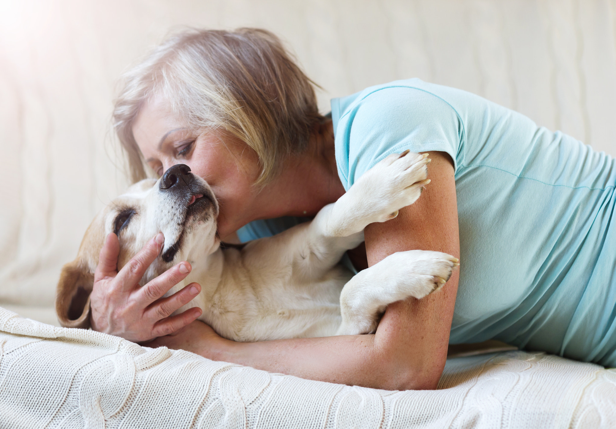 Nikon D4S + Nikon AF Nikkor 85mm F1.8D sample photo. Senior woman and dog photography