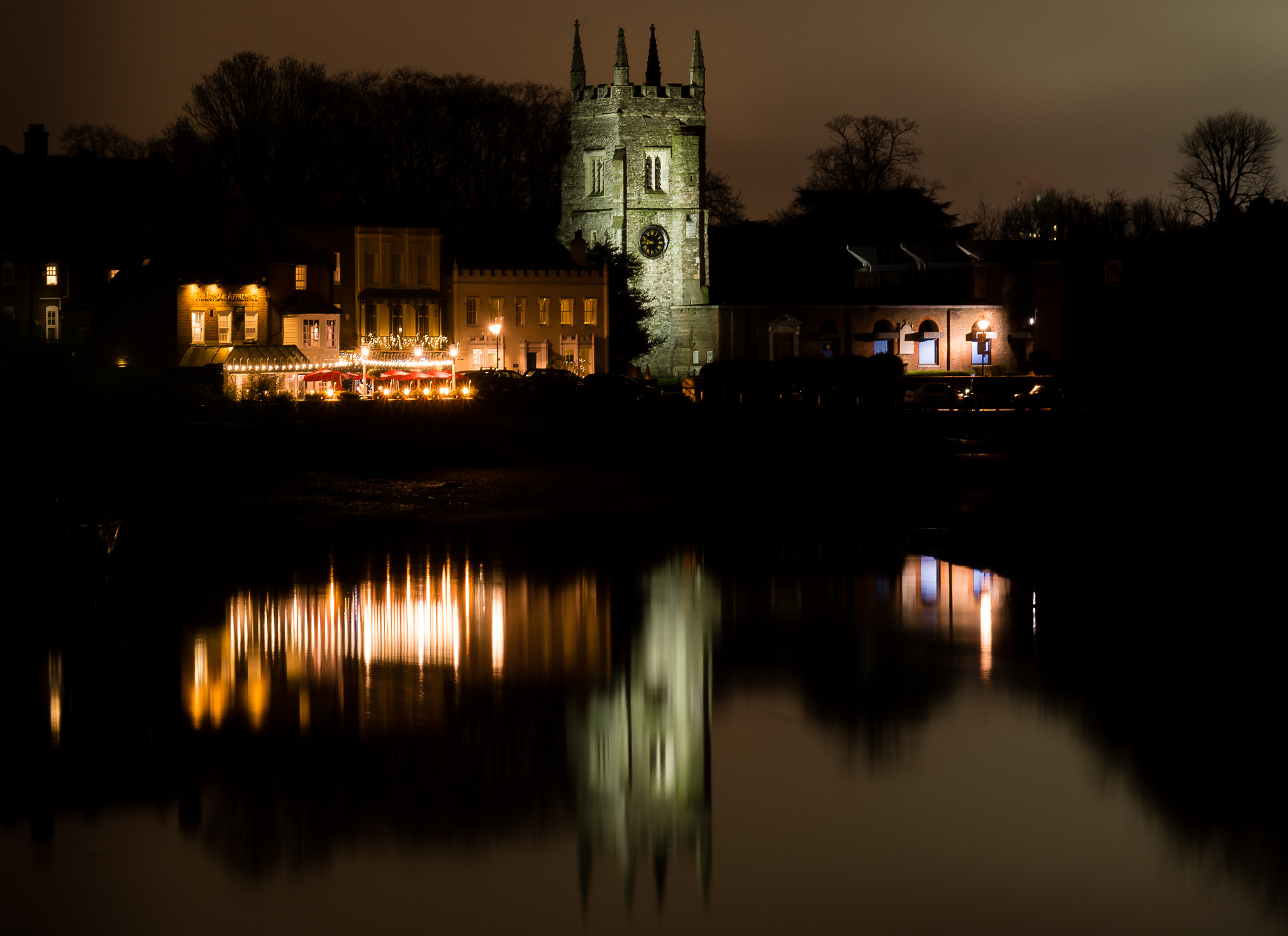 AF Zoom-Nikkor 35-135mm f/3.5-4.5 N sample photo. Old isleworth photography