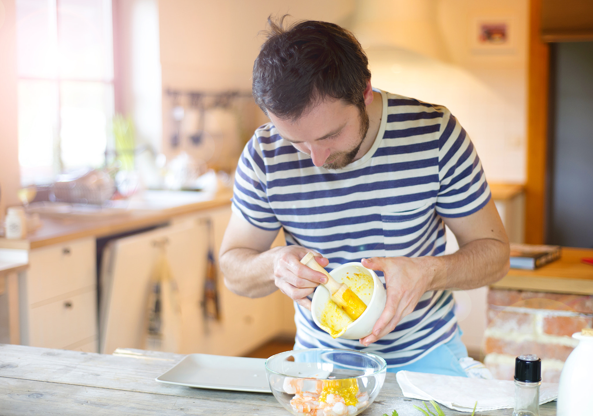 Nikon D4S + Nikon AF Nikkor 50mm F1.8D sample photo. Man cooking photography