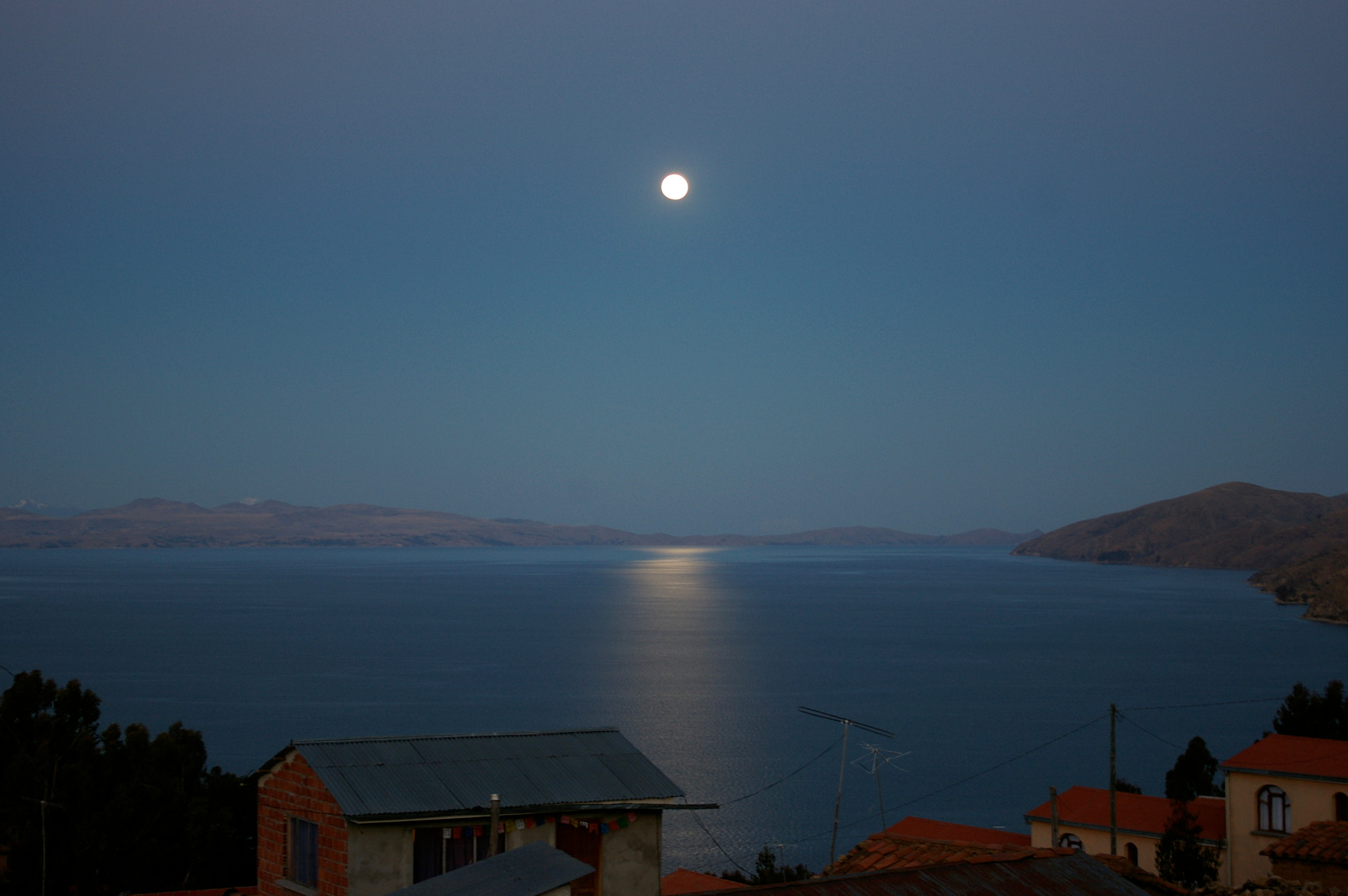 Pentax K110D sample photo. Luna photography