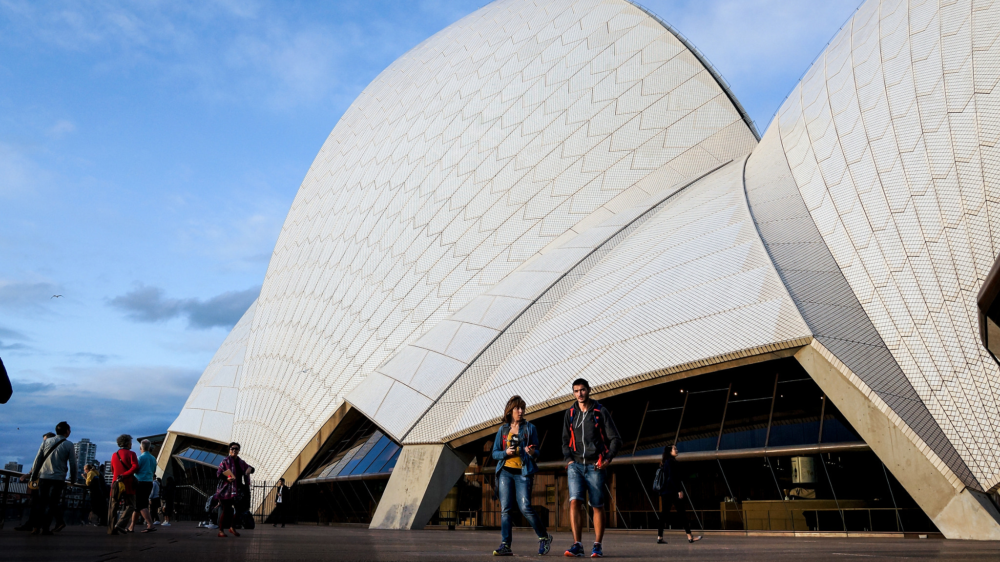 Sony Alpha NEX-5N + Sigma 19mm F2.8 EX DN sample photo. Sydney opera house photography