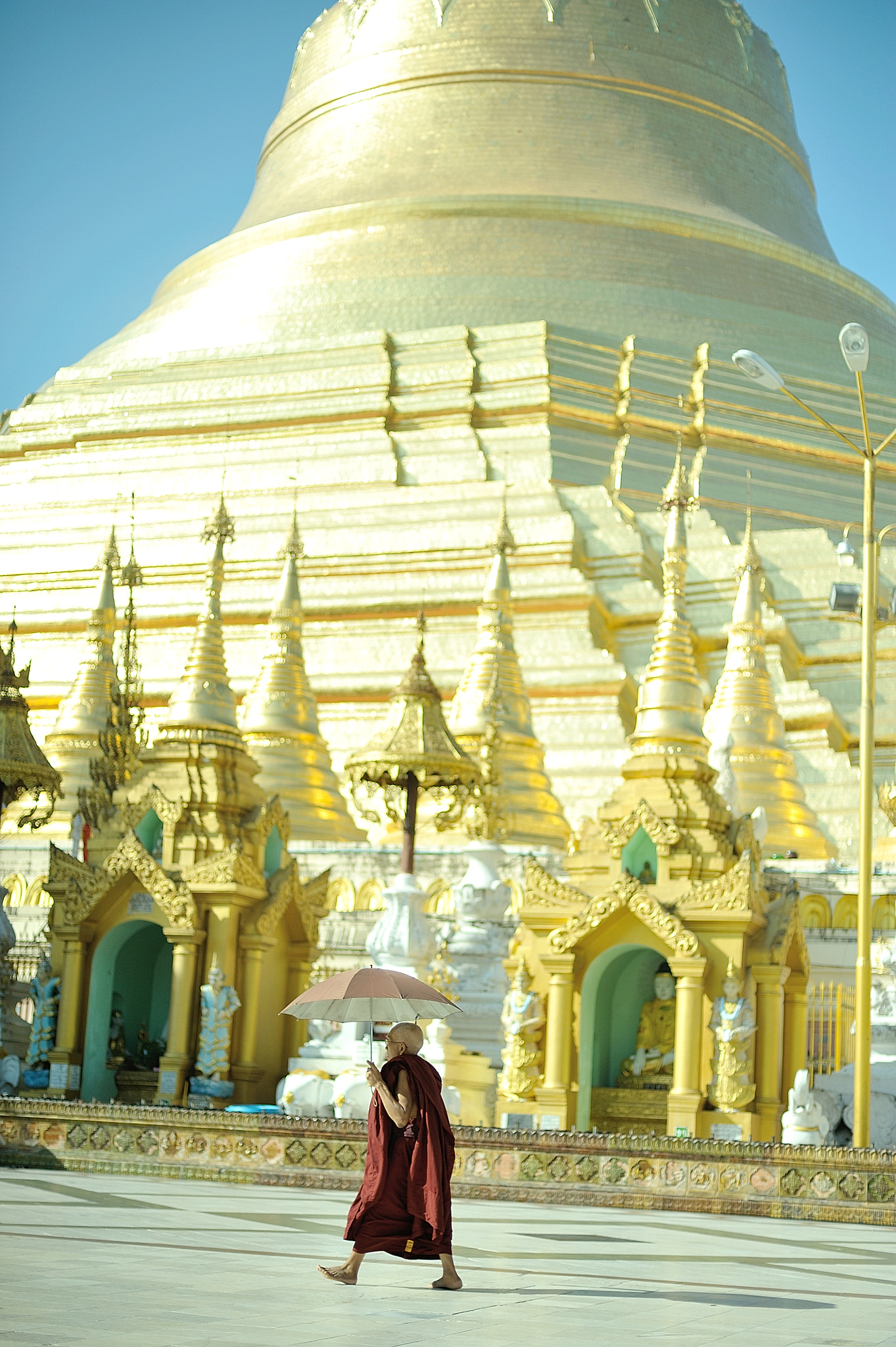 Voigtlander Nokton 58mm F1.4 SLII sample photo. Shwedagon pagoda photography