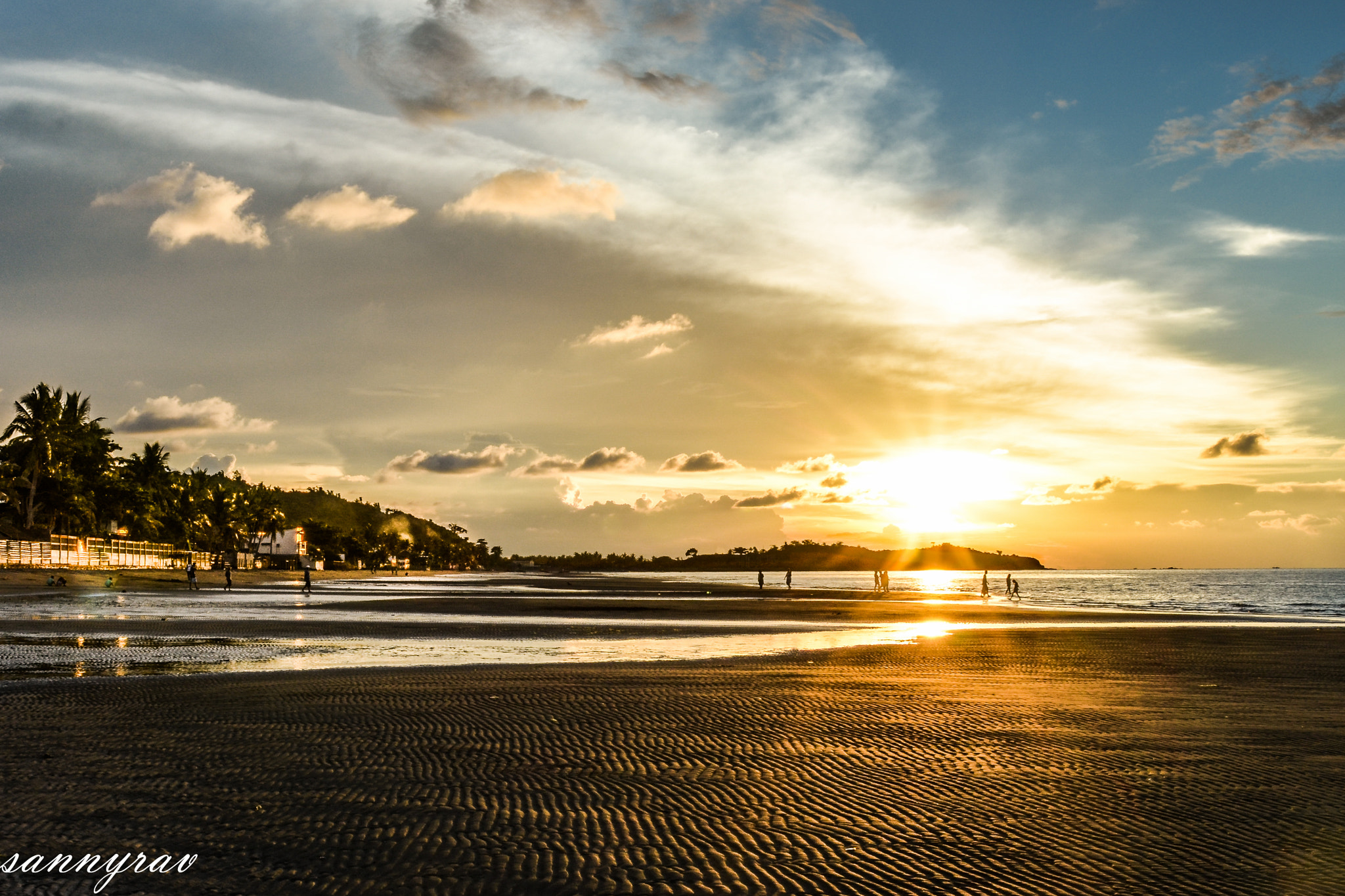 Nikon D7000 + Nikon AF Nikkor 24mm F2.8D sample photo. A sunset photography