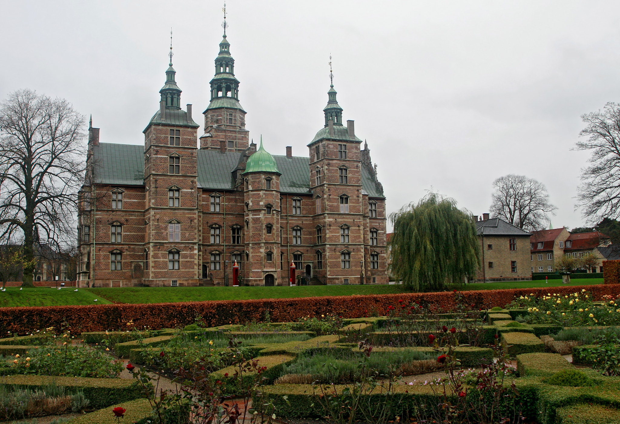 Canon EF 20-35mm F3.5-4.5 USM sample photo. Rosenbirg slot (københavn) photography