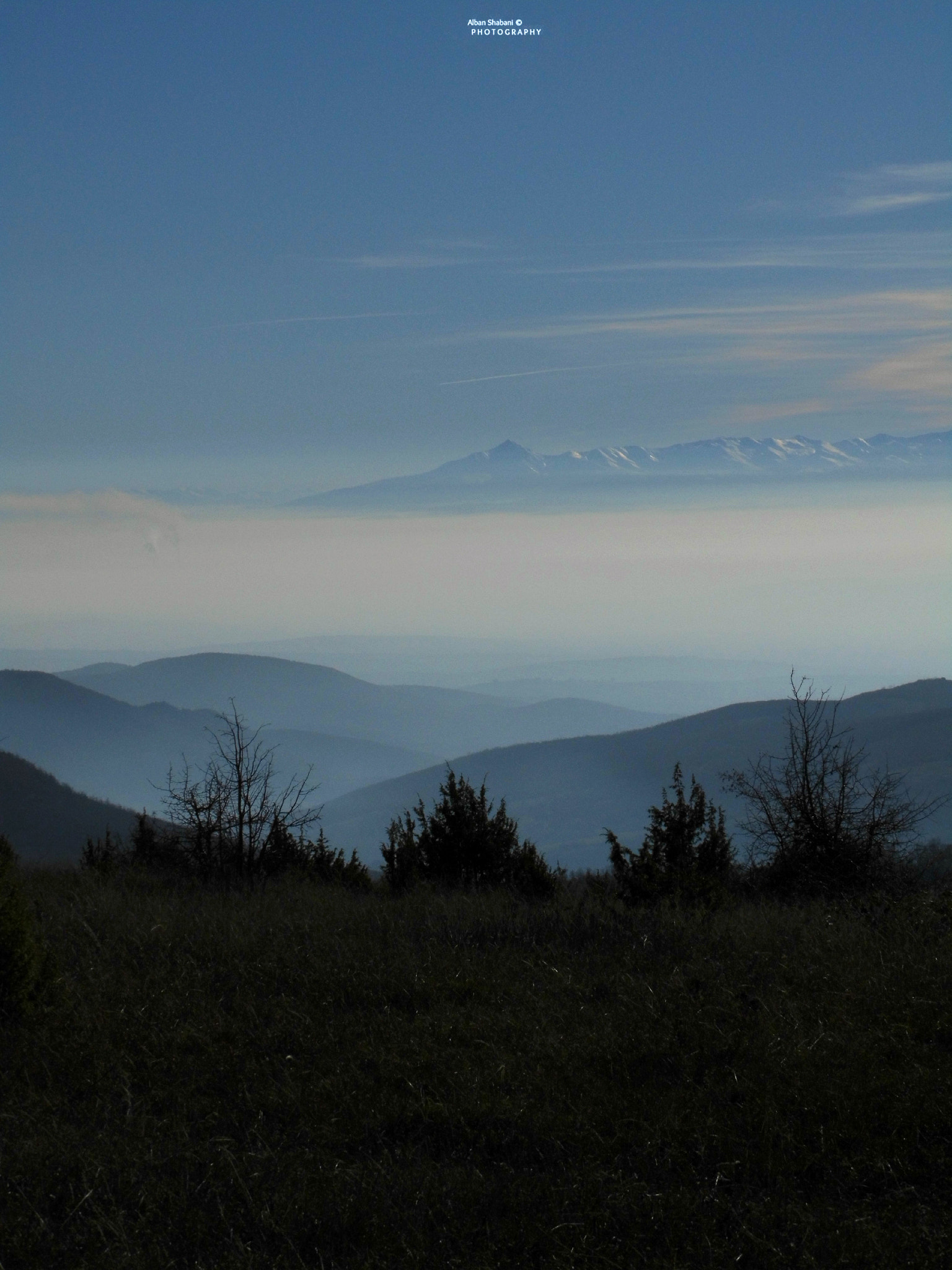 MEDION MD86929 sample photo. Mountains with snow / malet me bore photography