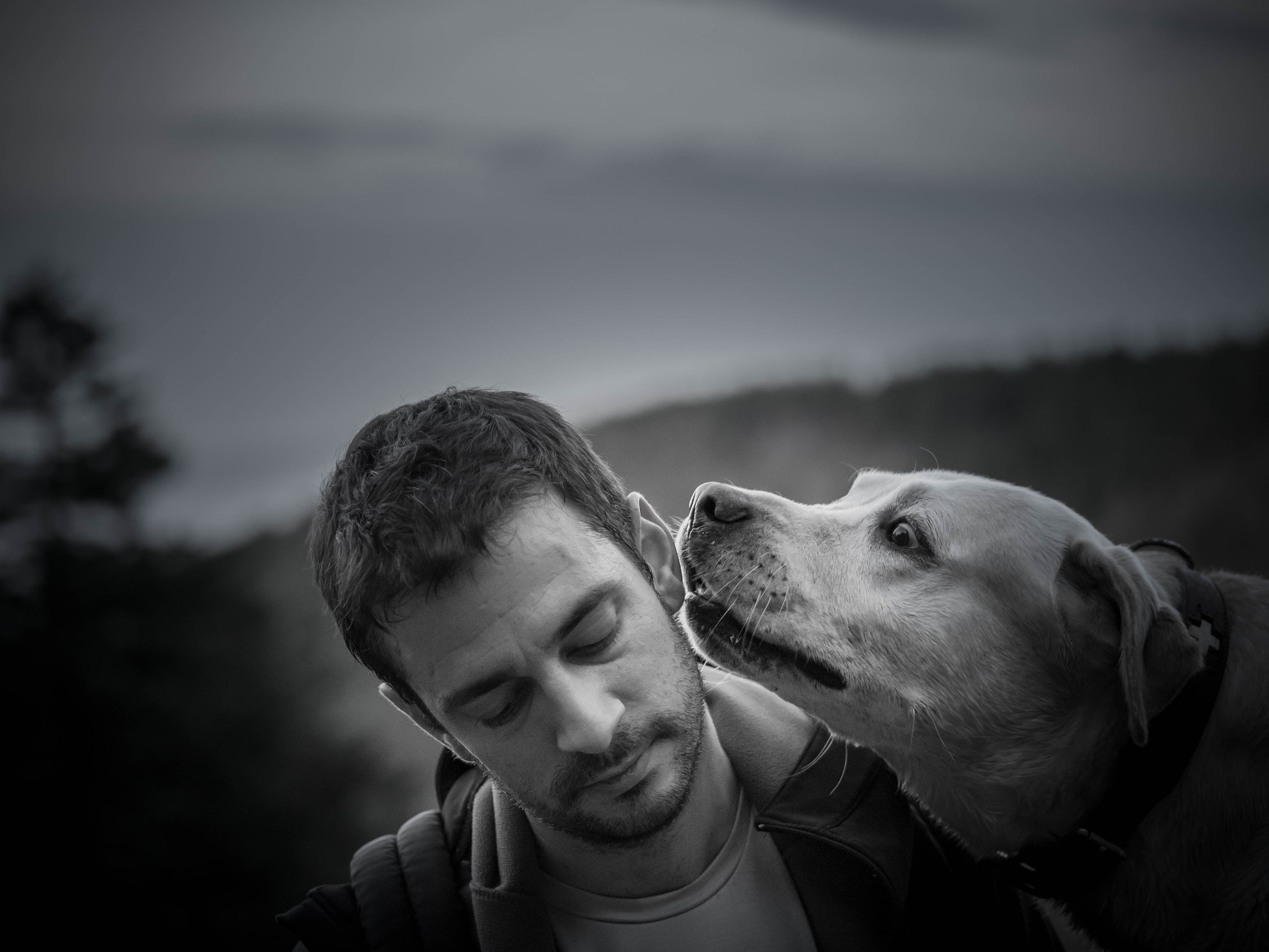 Panasonic Lumix G 42.5mm F1.7 ASPH Power OIS sample photo. Moi et mon chien en balade photography
