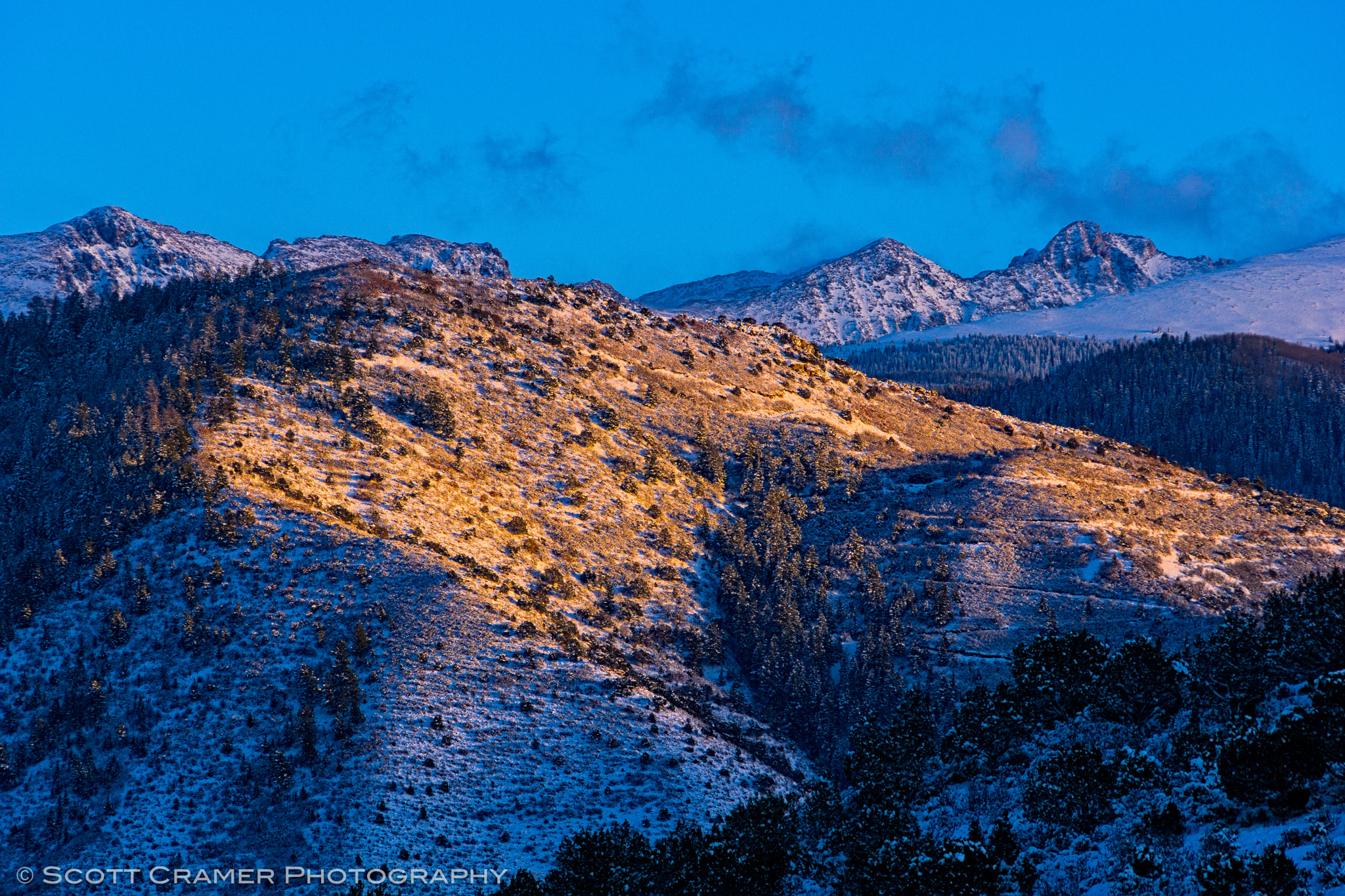 Sony a6000 + Sony FE 24-240mm F3.5-6.3 OSS sample photo. Sawatch range winter mountain view at sunset photography