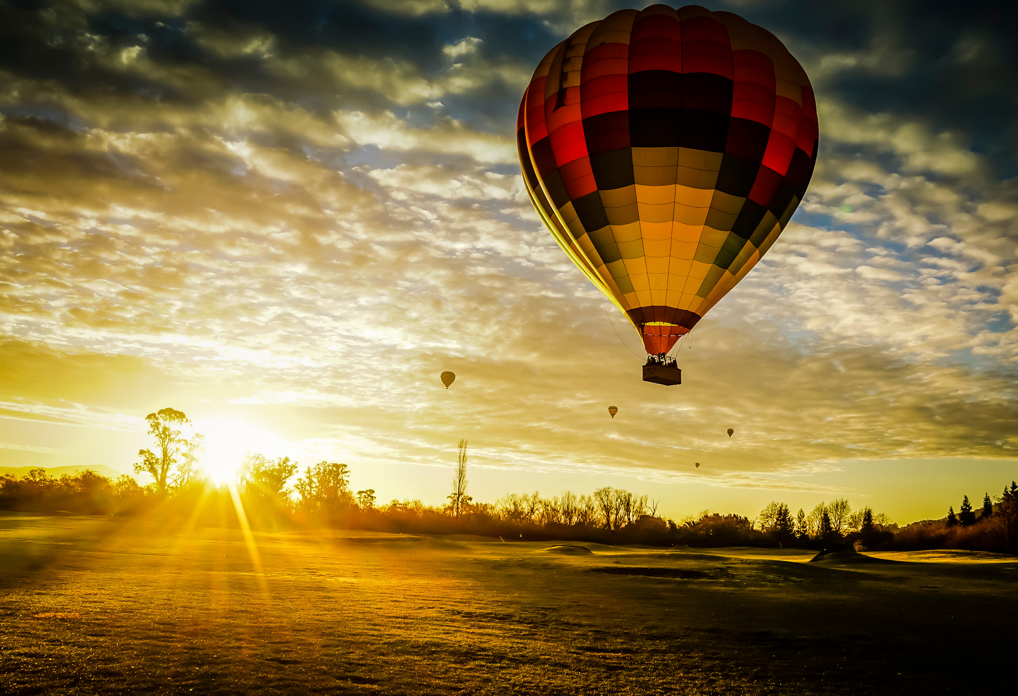 Sony a7R II + Sony Vario-Tessar T* E 16-70mm F4 ZA OSS sample photo. Baloons3 photography