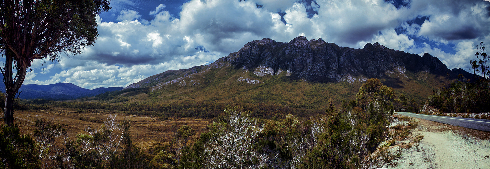 Olympus E-620 (EVOLT E-620) + OLYMPUS 14-42mm Lens sample photo. Sentinel range, tasmania photography
