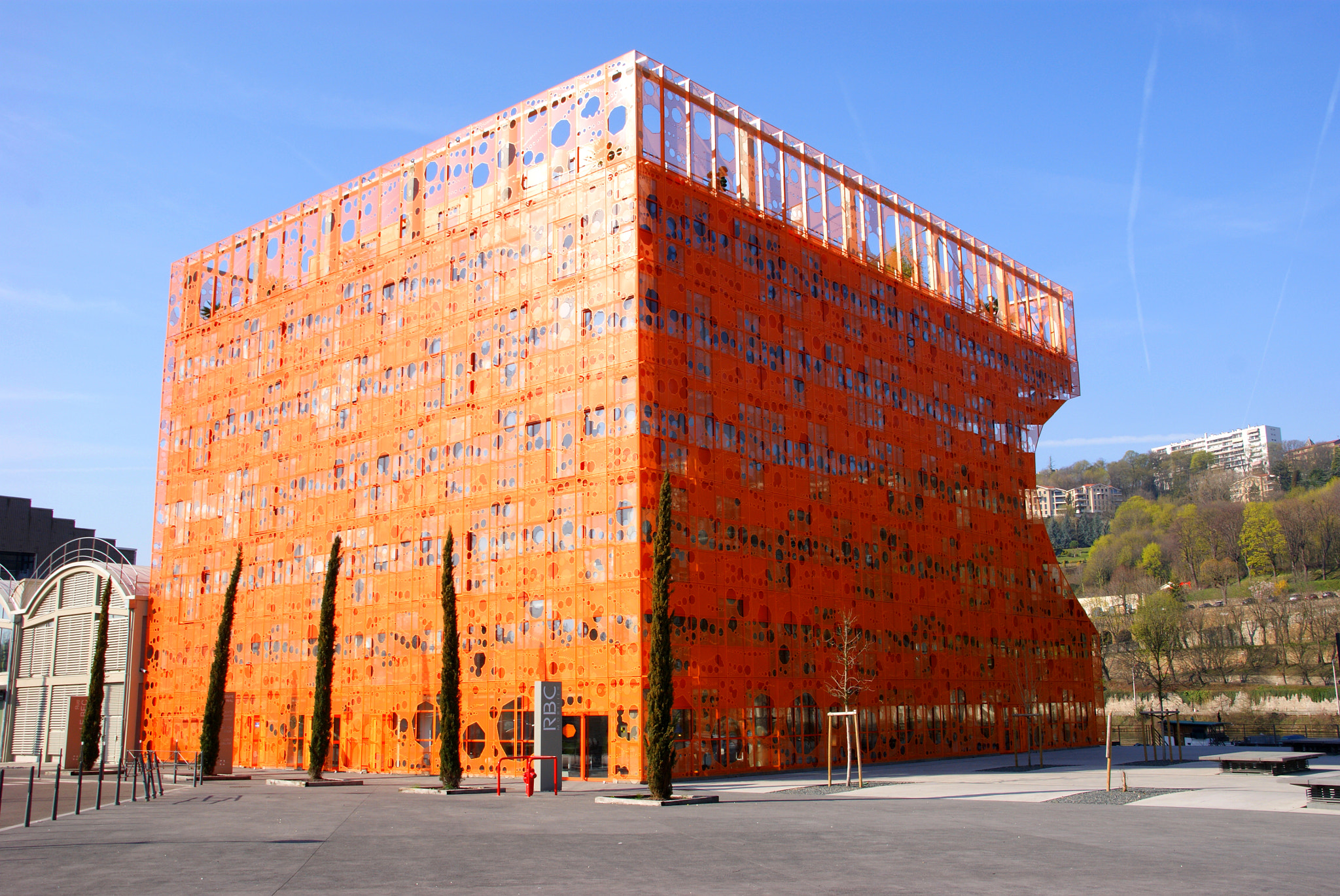Sigma DC 18-125mm F4-5,6 D sample photo. Orange architecture lyon photography