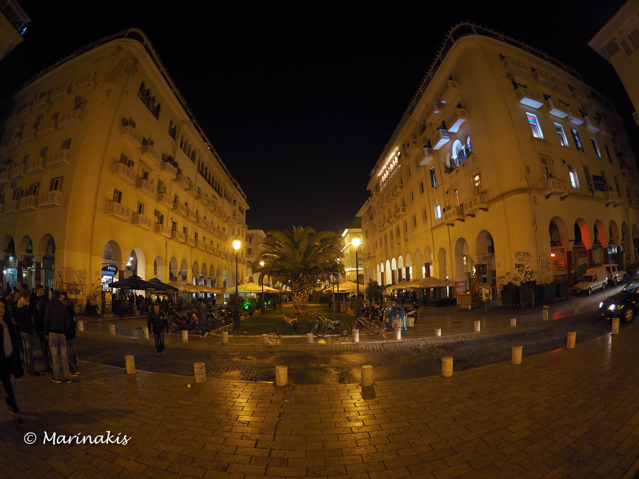 Olympus OM-D E-M5 II + OLYMPUS M.8mm F1.8 sample photo. Thessaloniki @ night photography