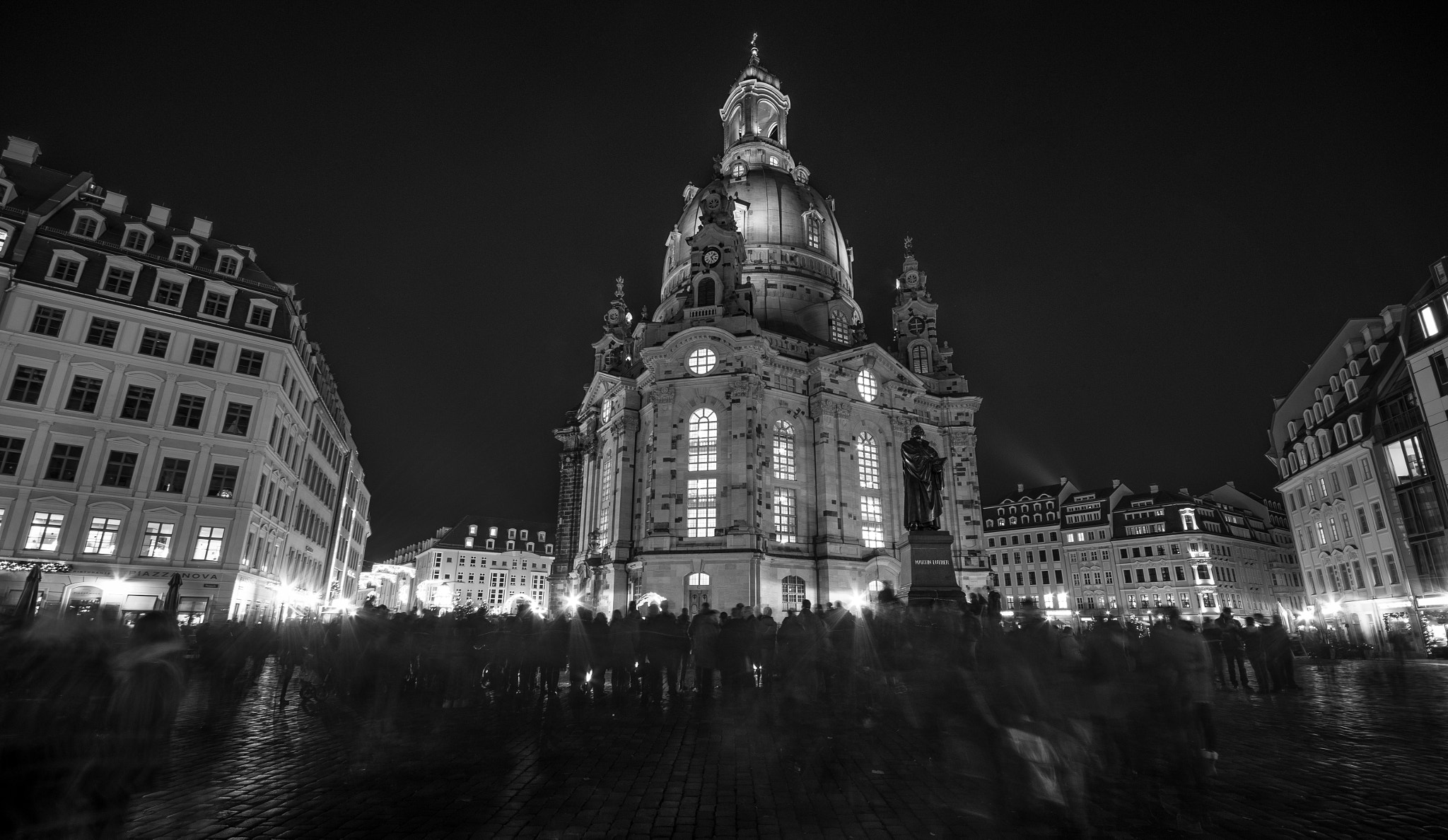 Sigma AF 10-20mm F4-5.6 EX DC sample photo. Christmas dresden photography