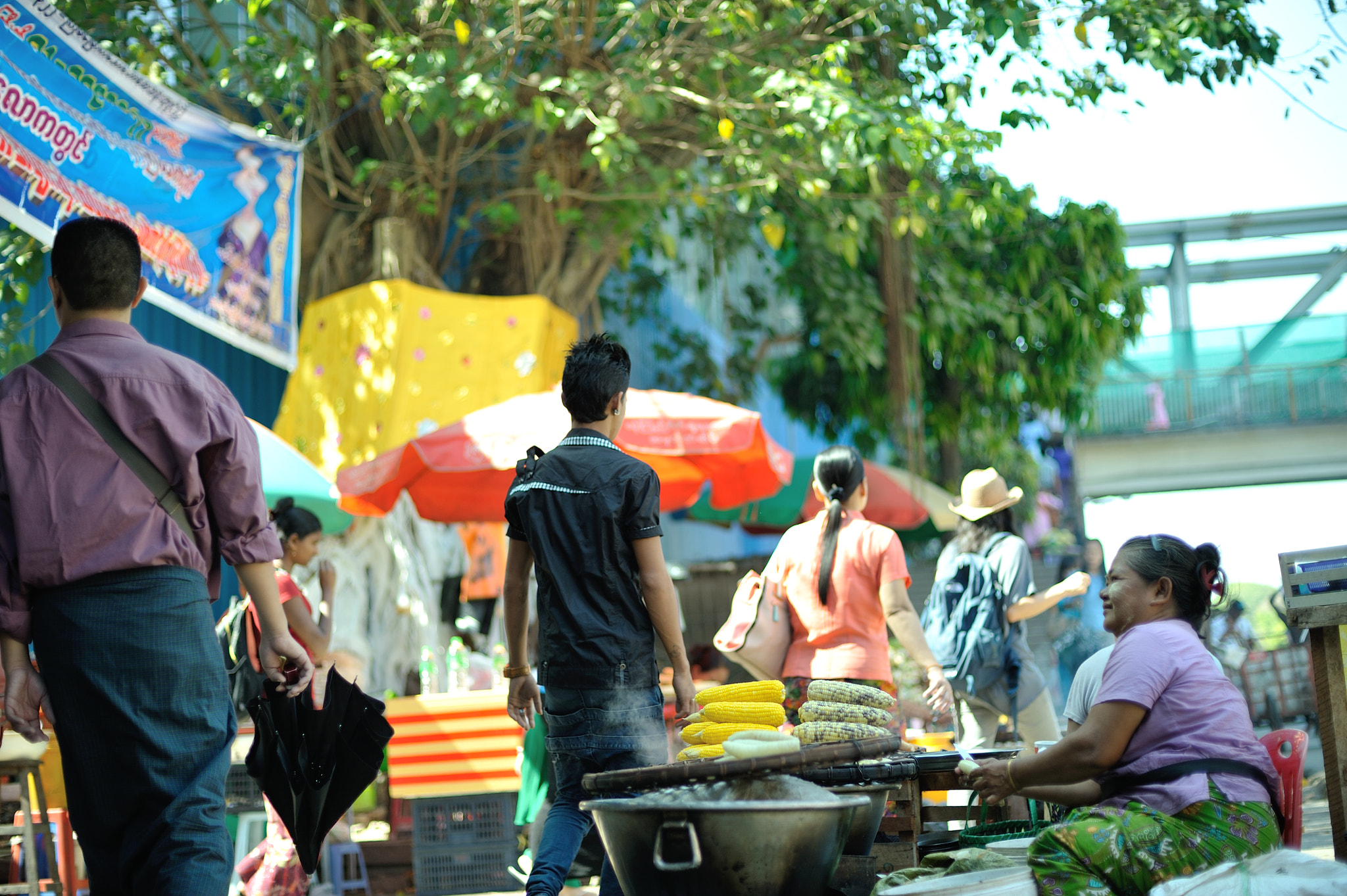 Nikon D700 + Voigtlander Nokton 58mm F1.4 SLII sample photo. Yangon people photography