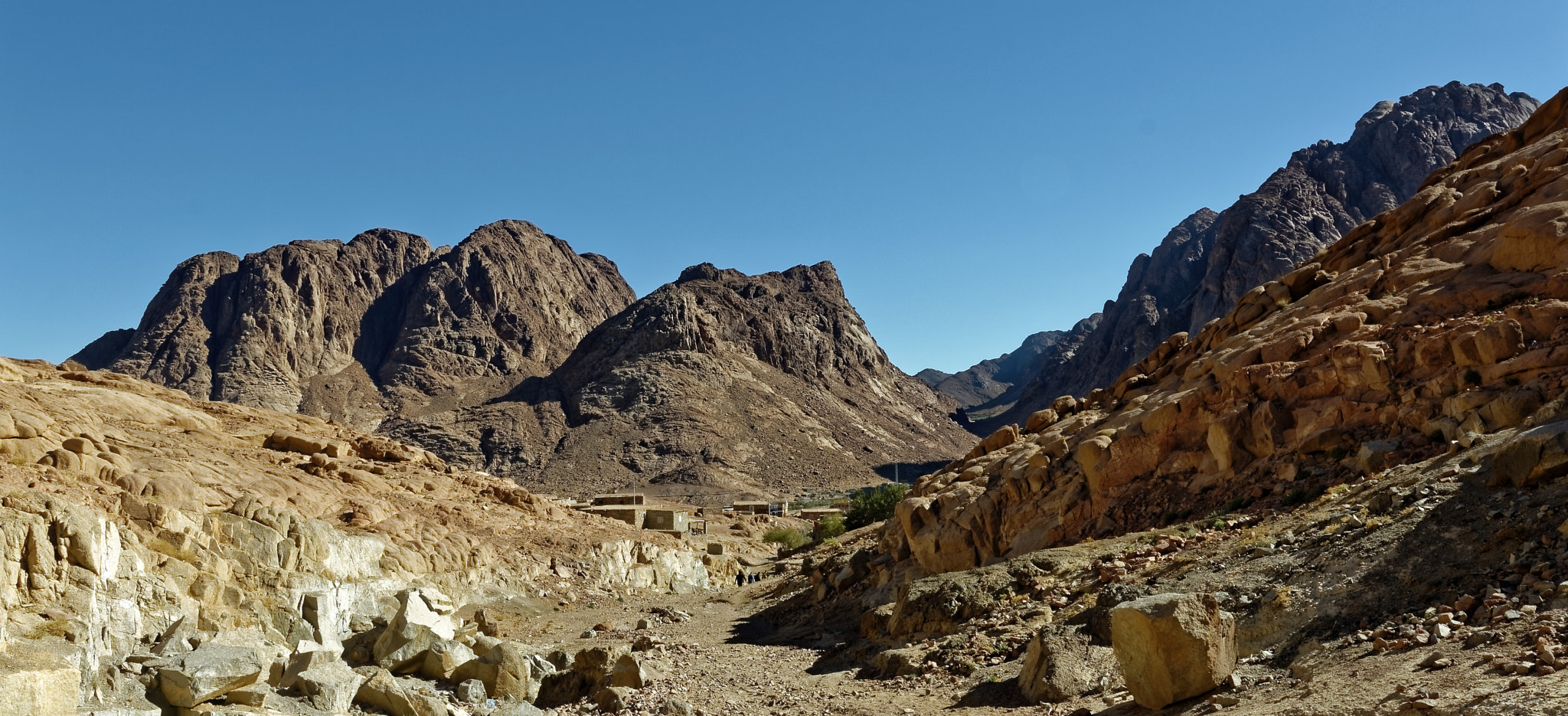 Nikon D3200 + Sigma 18-35mm F1.8 DC HSM Art sample photo. Sinai mountains photography